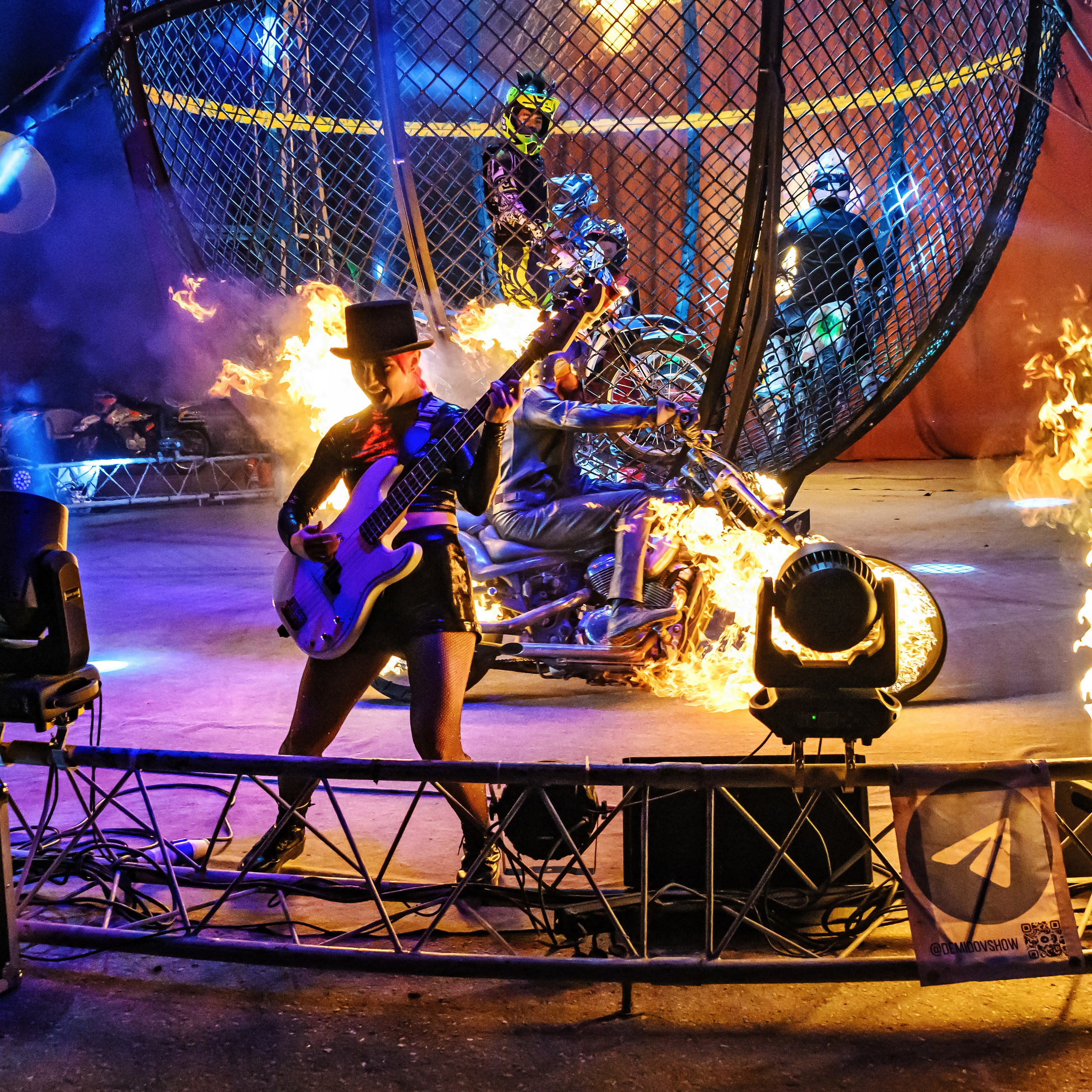 Шоу Демидовых. Цирковой фотограф Андрей Пухов (Jazz)