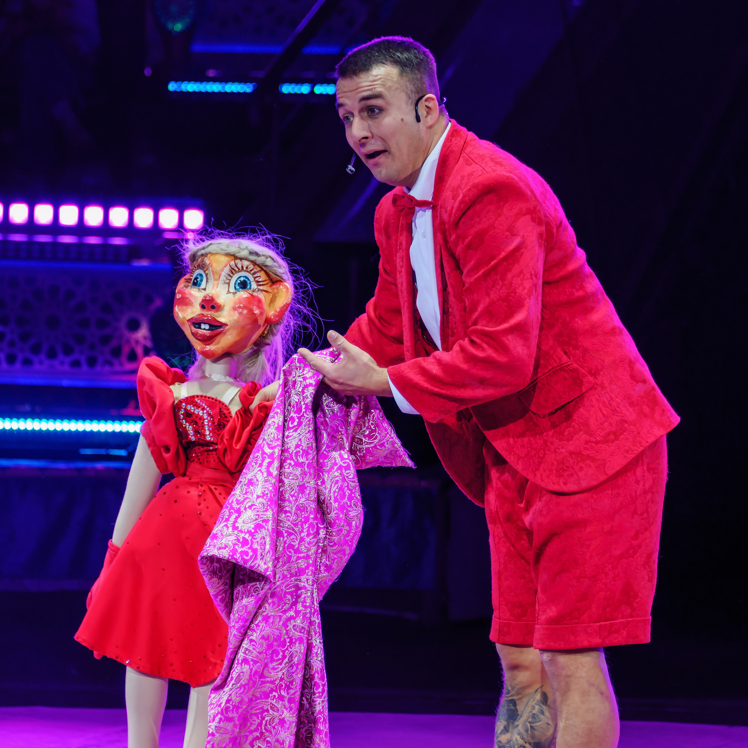 Песчаная сказка Гии Эрадзе — волшебное шоу 🎪, которое должен увидеть каждый, кто ценит красоту🌹, талант 🎭 и умение мечтать 💫. Цирковой фотограф Андрей Пухов (Jazz)