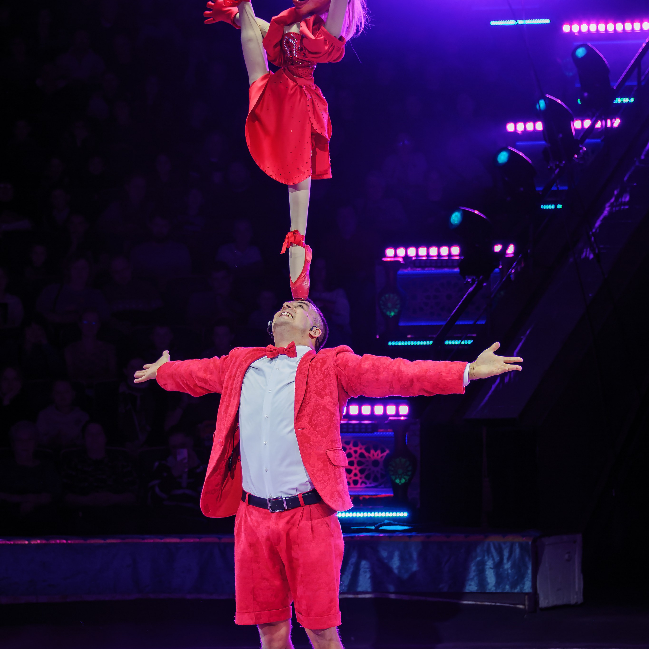 Песчаная сказка Гии Эрадзе — волшебное шоу 🎪, которое должен увидеть каждый, кто ценит красоту🌹, талант 🎭 и умение мечтать 💫. Цирковой фотограф Андрей Пухов (Jazz)