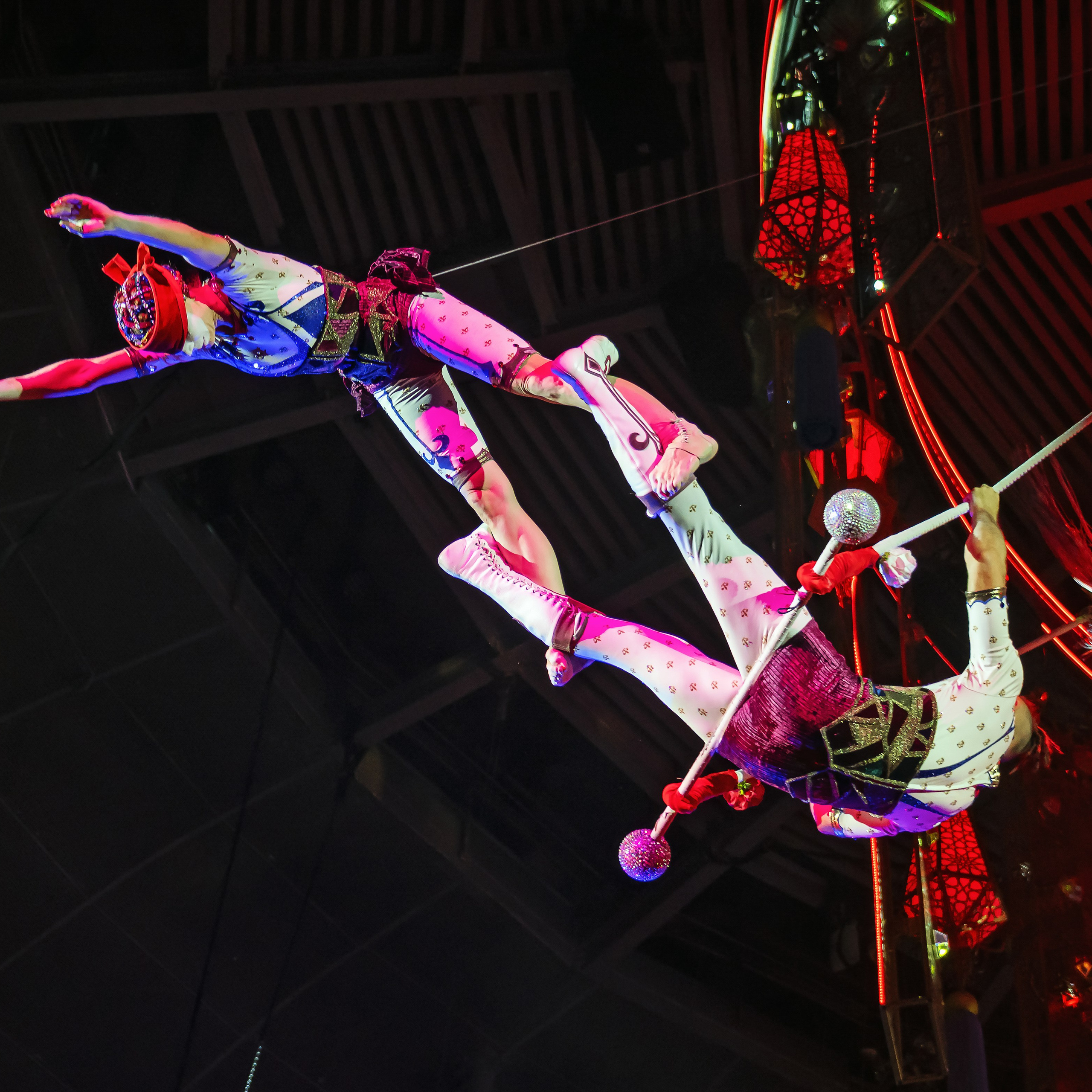 Песчаная сказка Гии Эрадзе — волшебное шоу 🎪, которое должен увидеть каждый, кто ценит красоту🌹, талант 🎭 и умение мечтать 💫. Цирковой фотограф Андрей Пухов (Jazz)