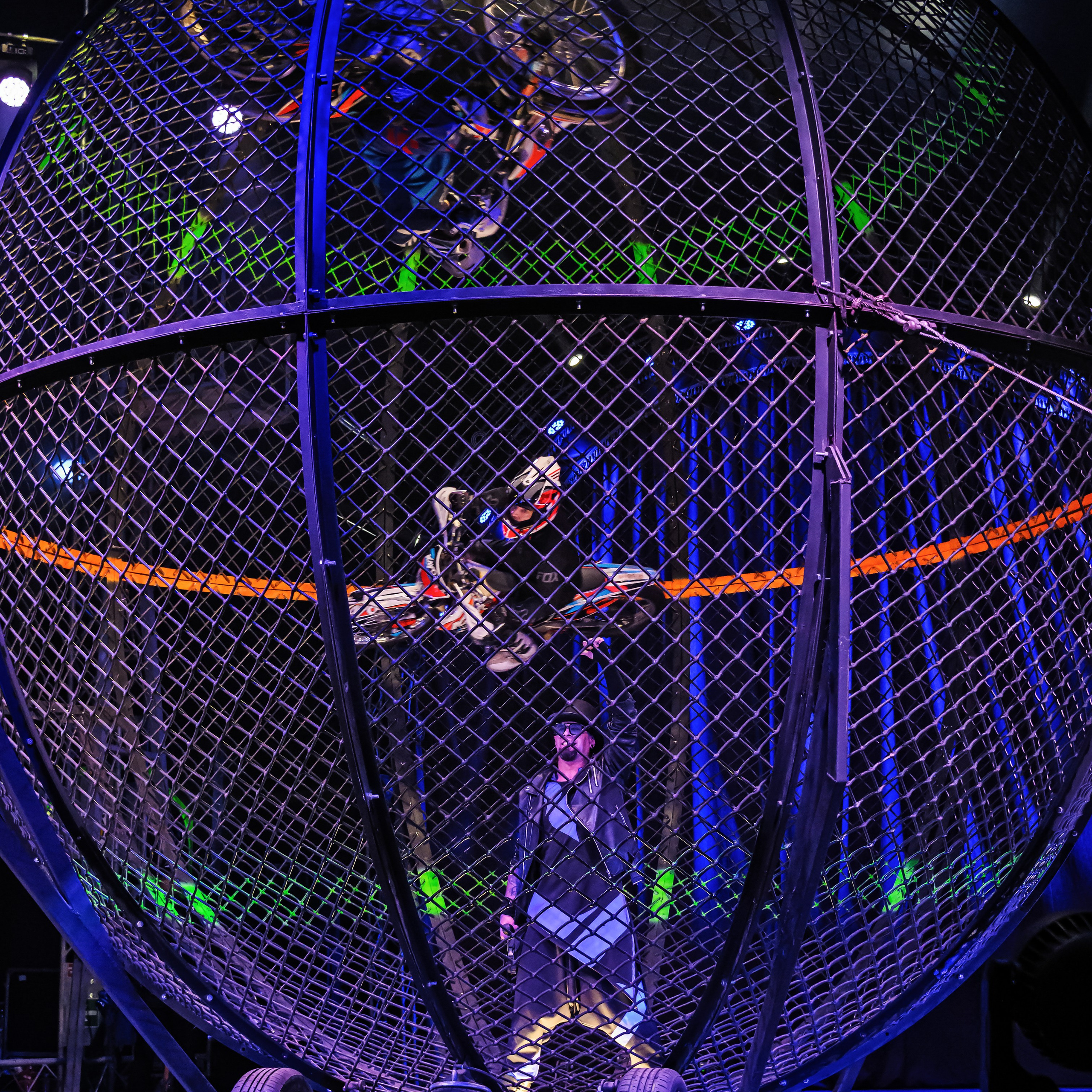 Шоу Демидовых. Цирковой фотограф Андрей Пухов (Jazz)