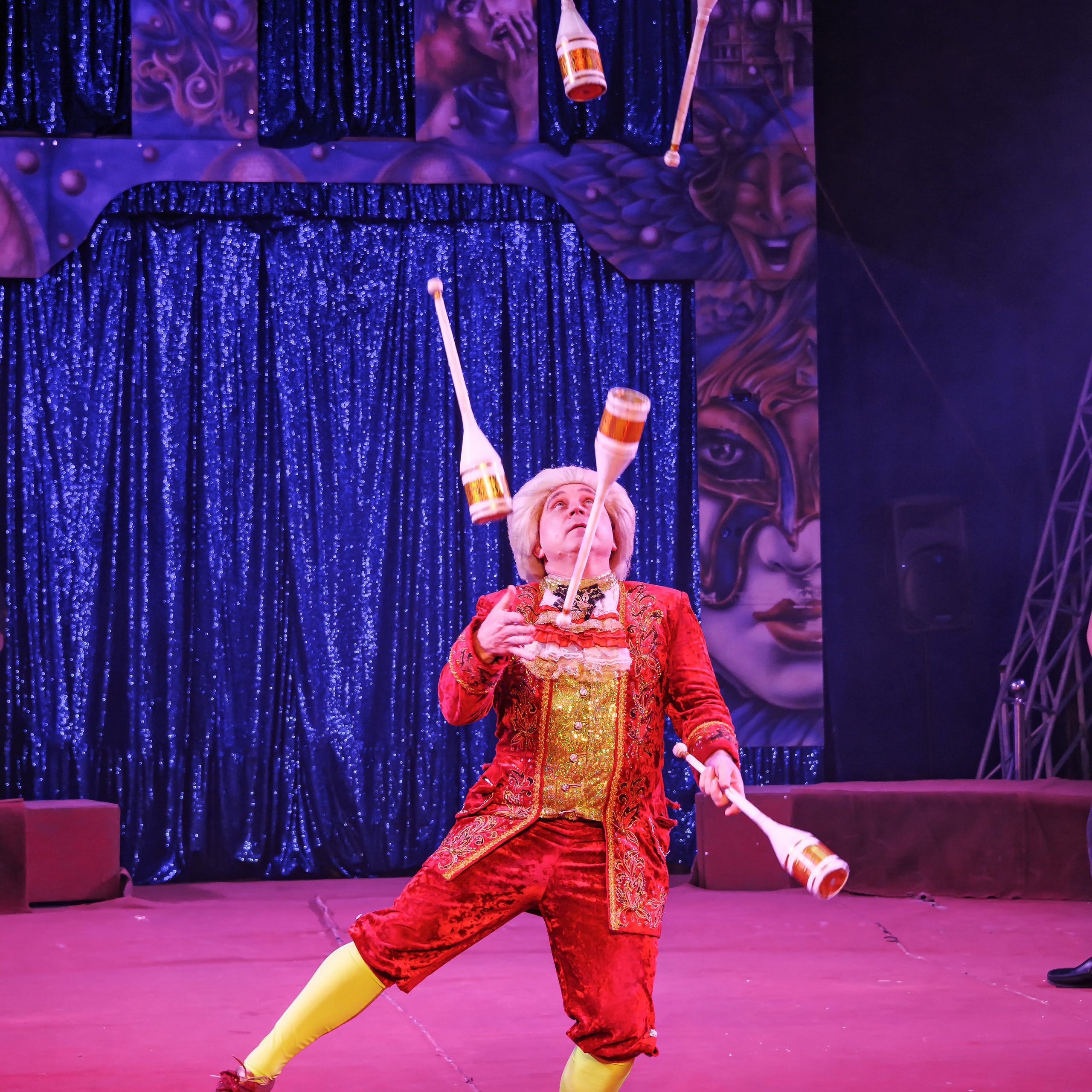 Международный цирк"HAPPY CIRCUS». Фотограф Андрей Пухов (Jazz)