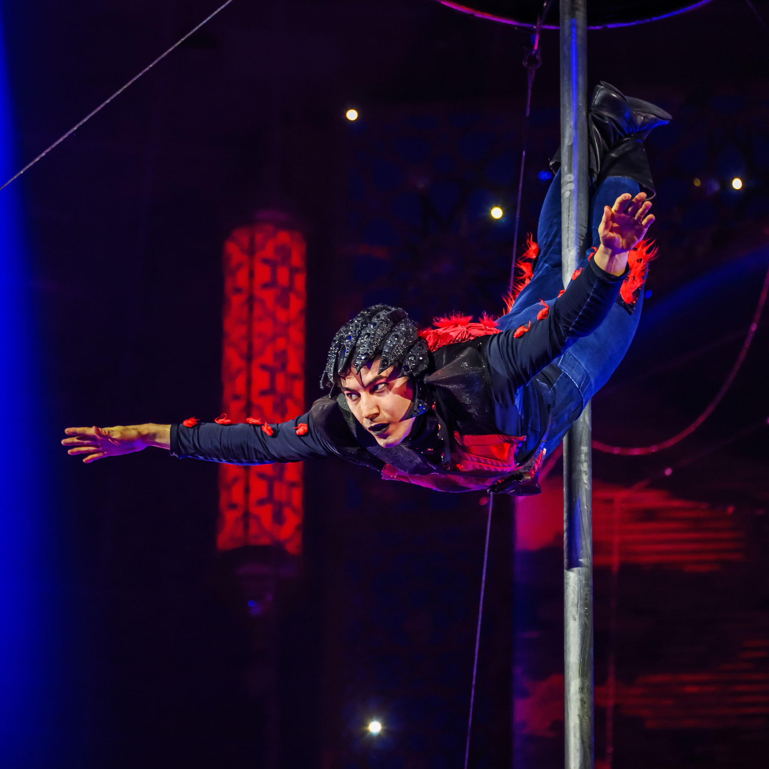 Песчаная сказка Гии Эрадзе — волшебное шоу 🎪, которое должен увидеть каждый, кто ценит красоту🌹, талант 🎭 и умение мечтать 💫. Цирковой фотограф Андрей Пухов (Jazz)