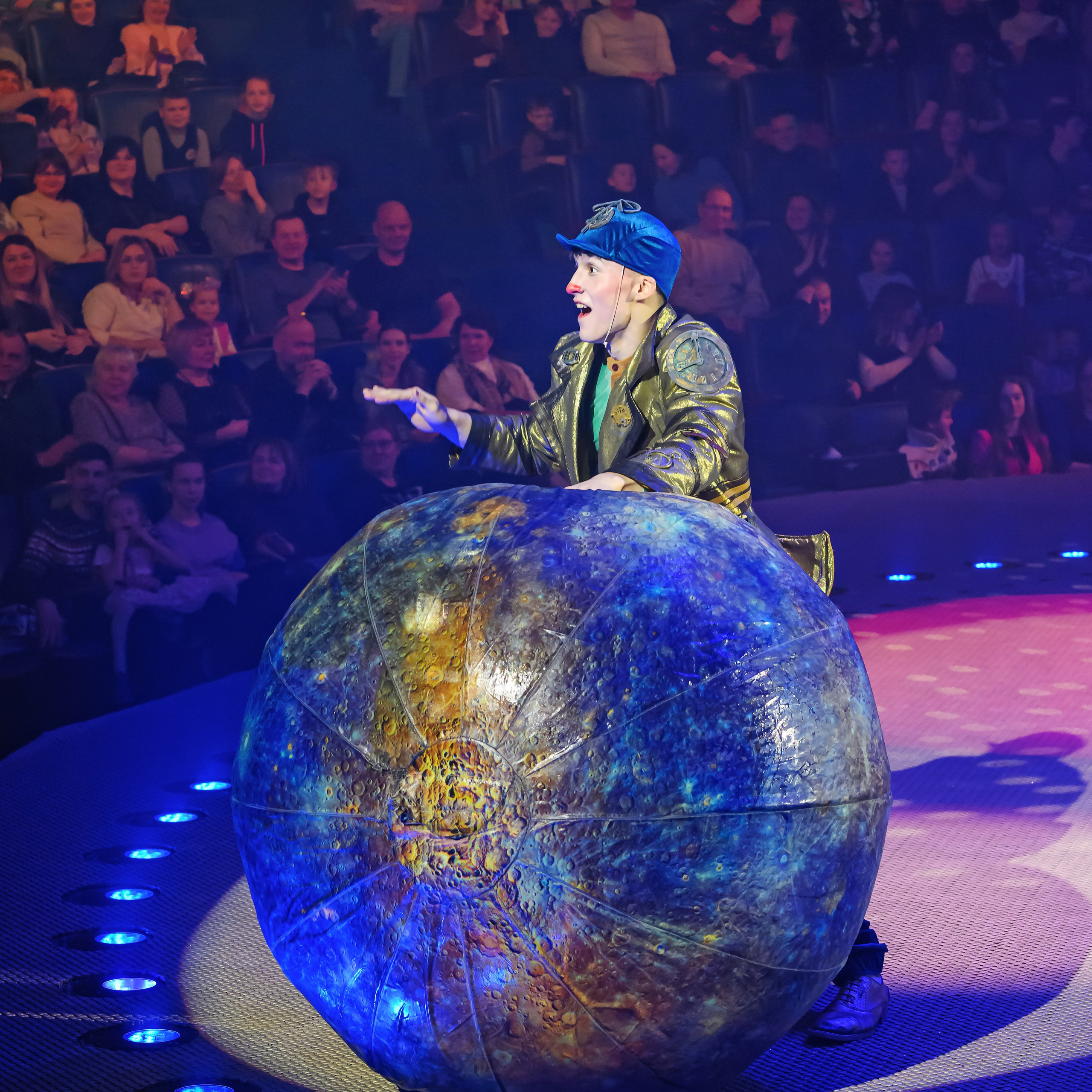 «13 месяцев. Шоу ледяных фонтанов»❄💙. Фотограф Андрей Пухов (Jazz)