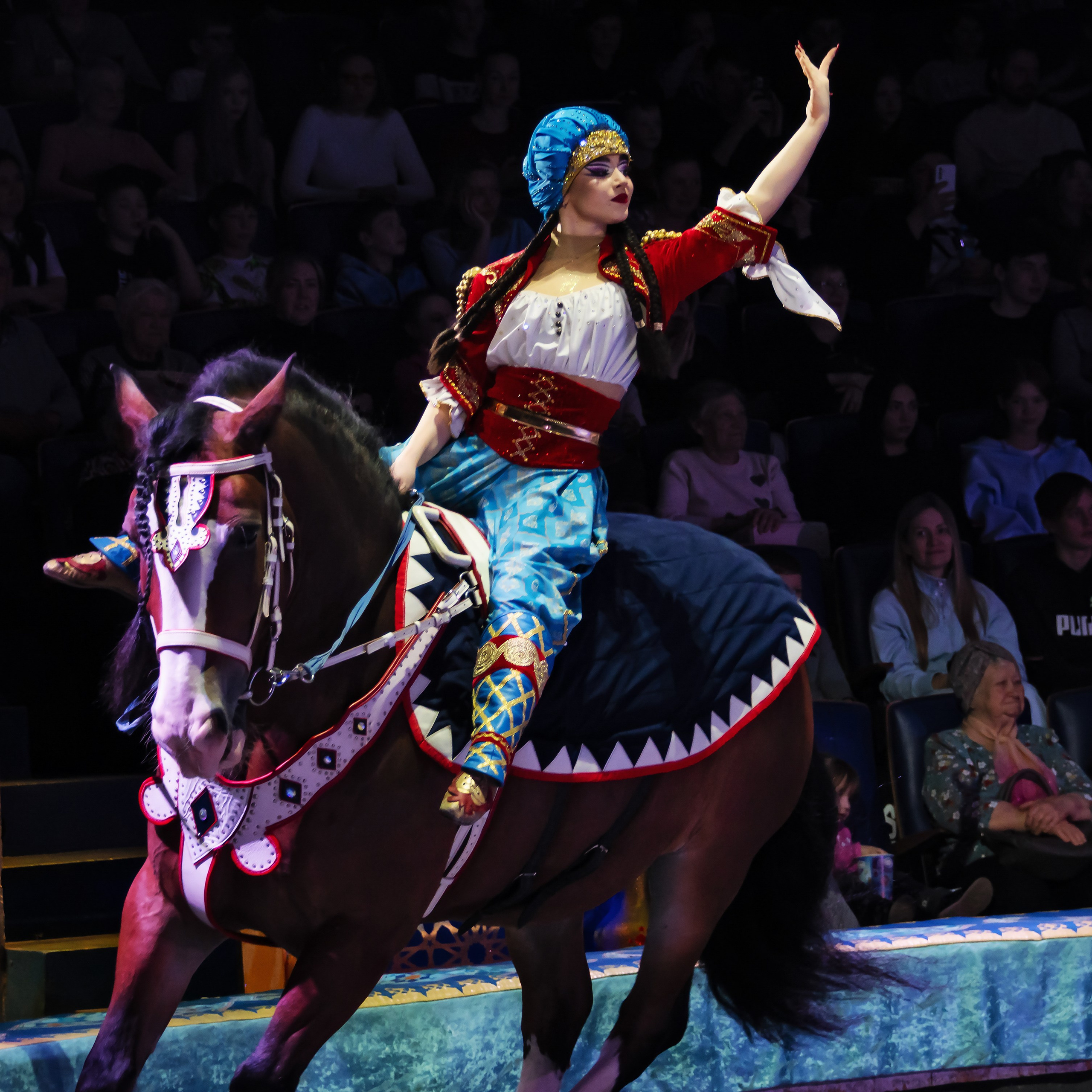 «С окончанием» шоу «Песчаная сказка» в Нижнем Новгороде. ✨🎪🐪. Цирковой фотограф Андрей Пухов (Jazz)