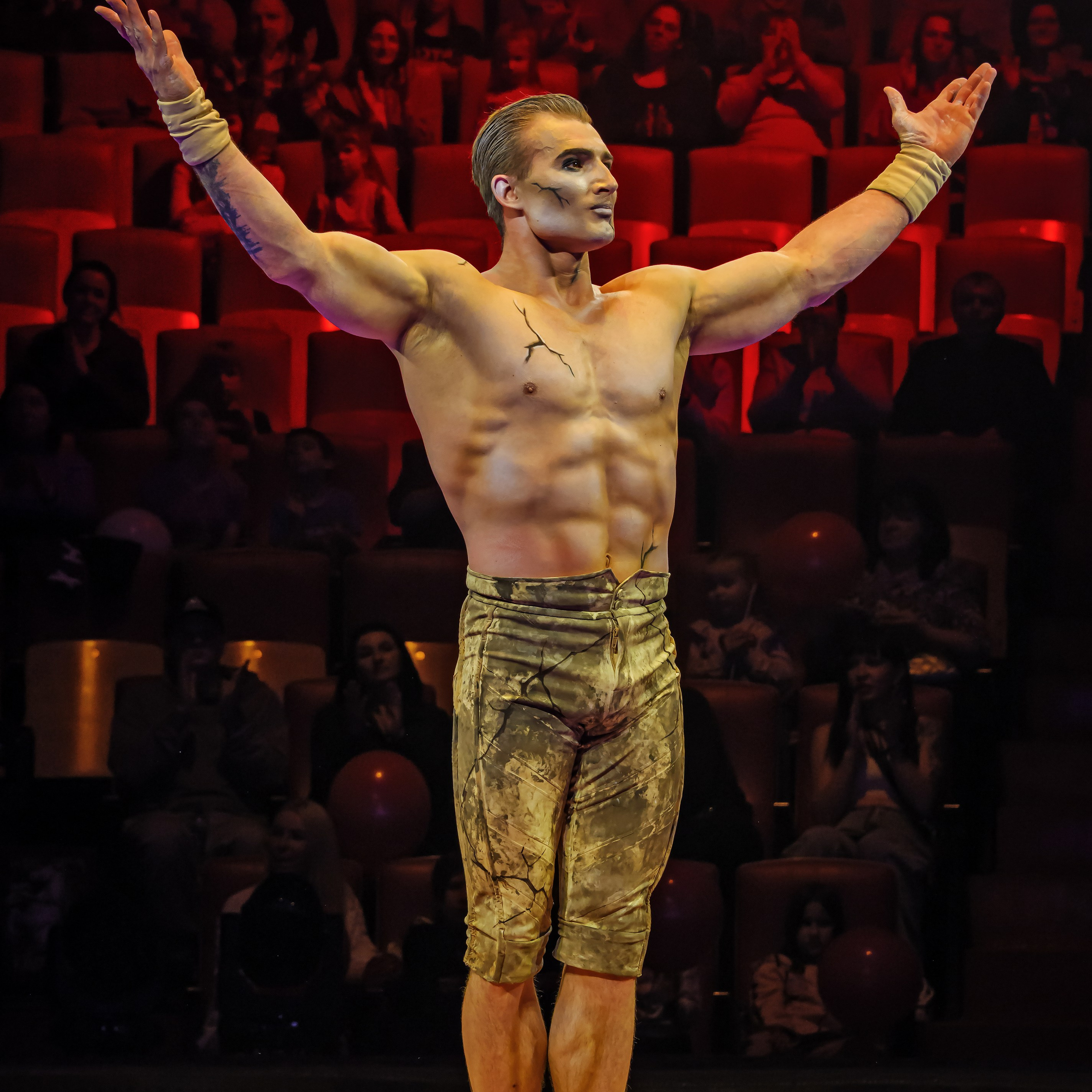 Вечное искусство удивлять: Королевский цирк Гии Эрадзе 👑 Роскошь здесь в каждой детали 💫✨⭐. Фотограф Андрей Пухов (Jazz)