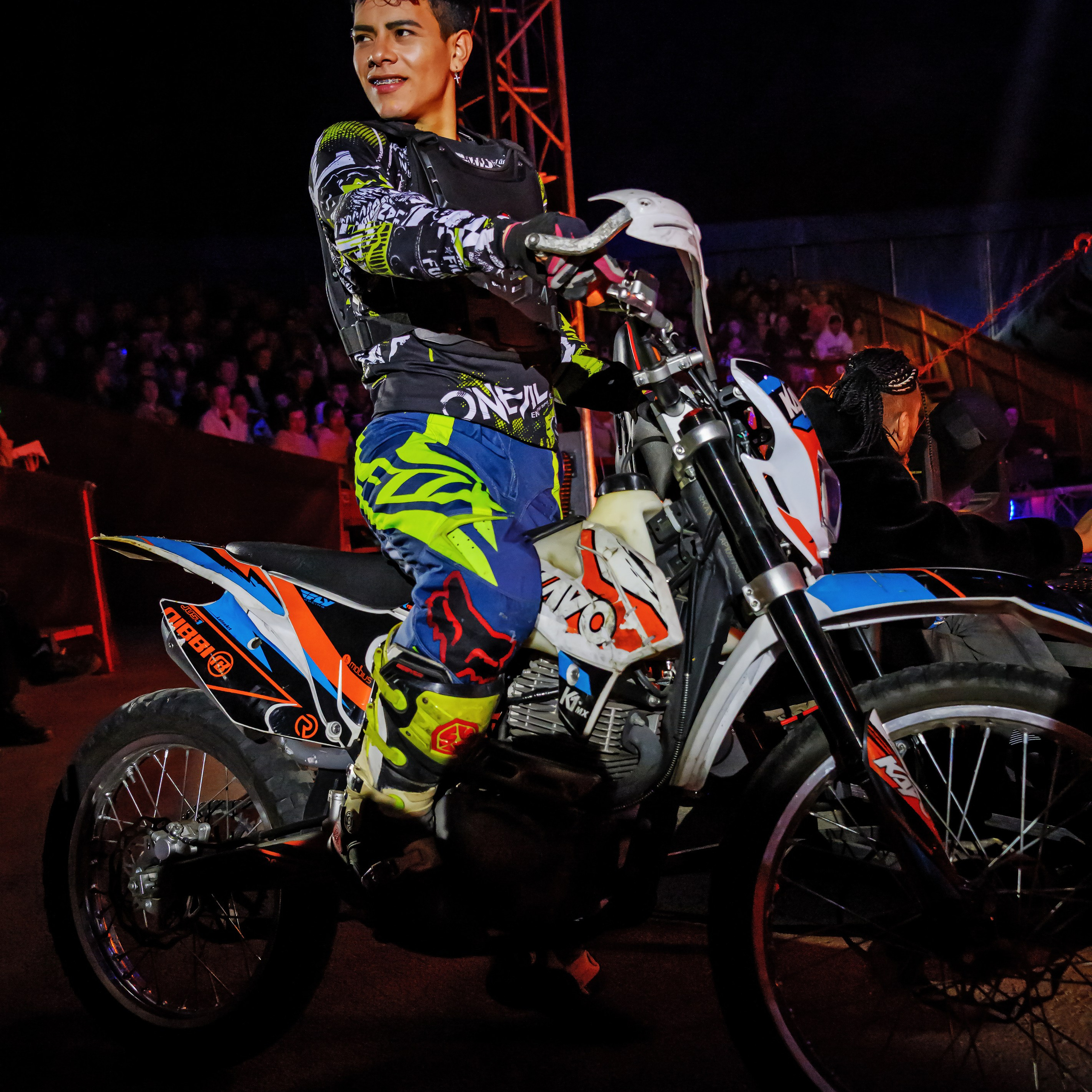 Шоу Демидовых. Цирковой фотограф Андрей Пухов (Jazz)