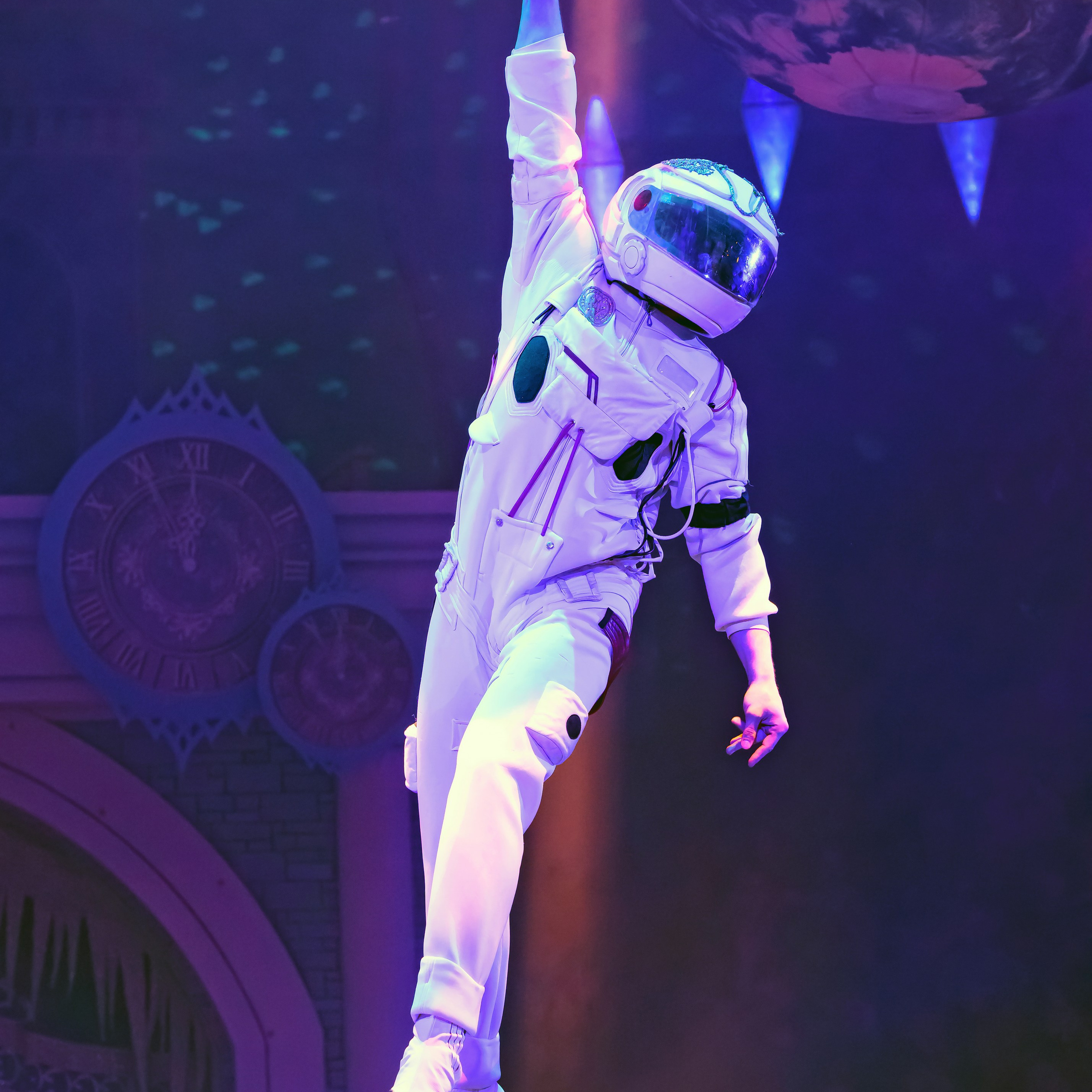 «13 месяцев. Шоу ледяных фонтанов»❄💙. Фотограф Андрей Пухов (Jazz)