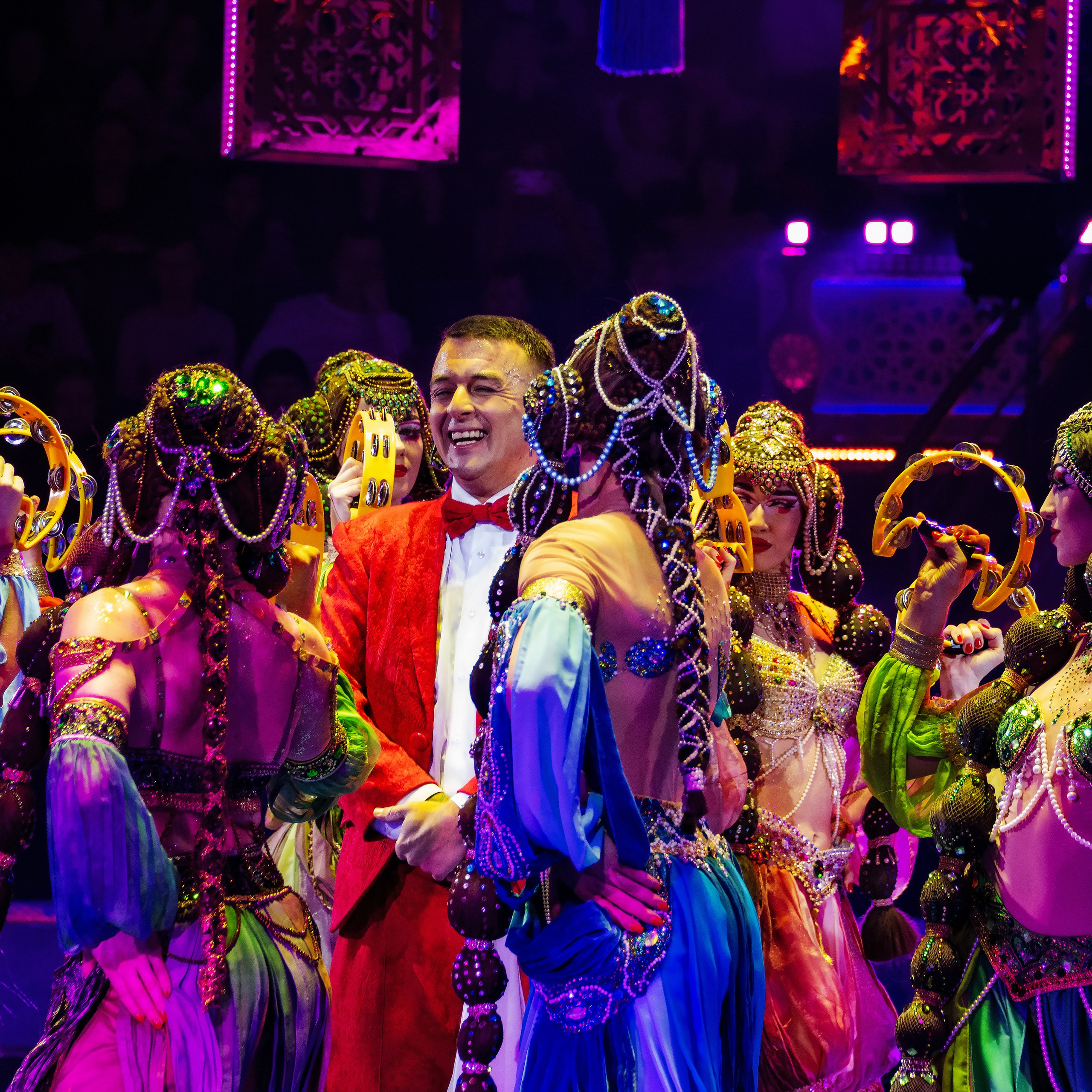 Песчаная сказка Гии Эрадзе — волшебное шоу 🎪, которое должен увидеть каждый, кто ценит красоту🌹, талант 🎭 и умение мечтать 💫. Цирковой фотограф Андрей Пухов (Jazz)