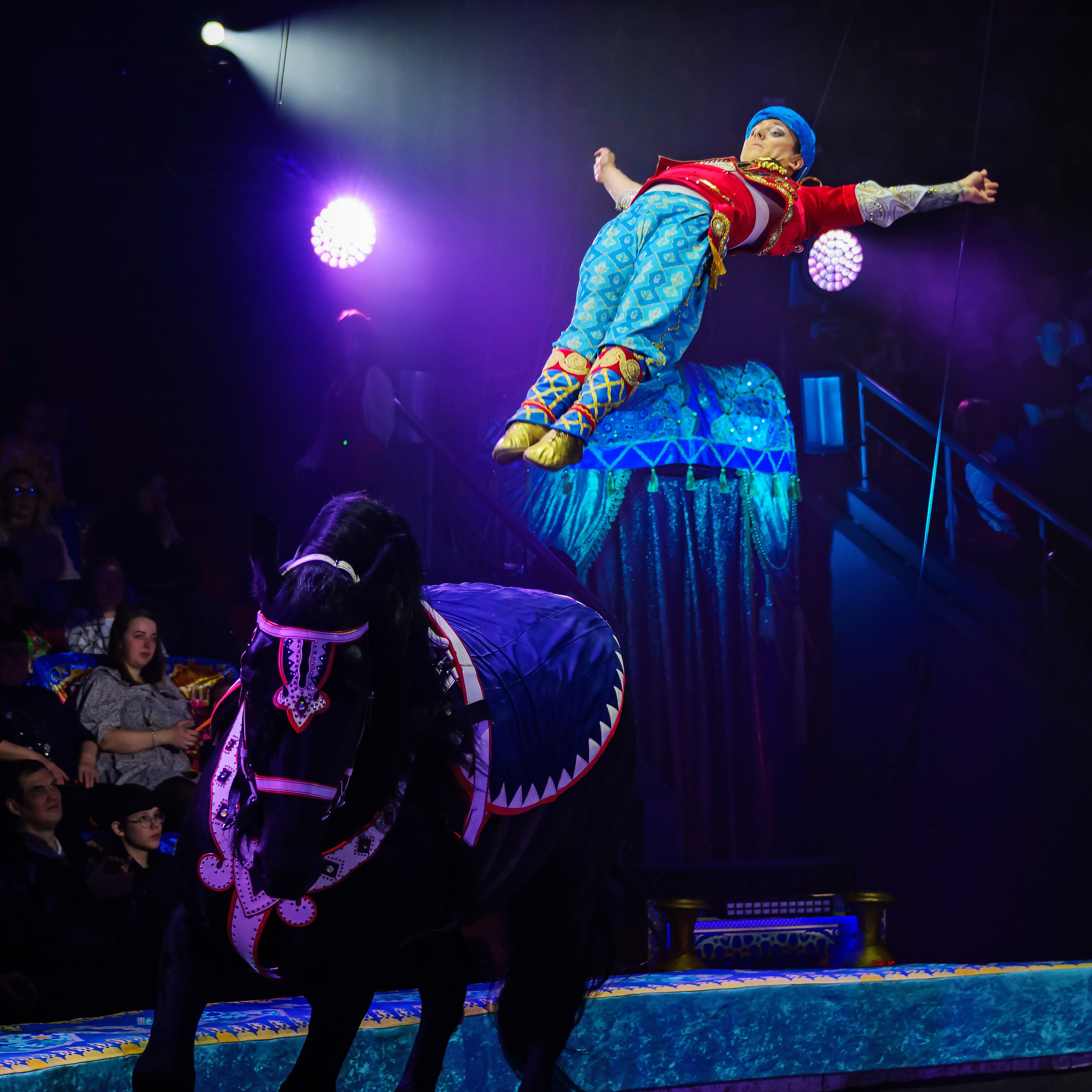 Песчаная сказка Гии Эрадзе — волшебное шоу 🎪, которое должен увидеть каждый, кто ценит красоту🌹, талант 🎭 и умение мечтать 💫. Цирковой фотограф Андрей Пухов (Jazz)