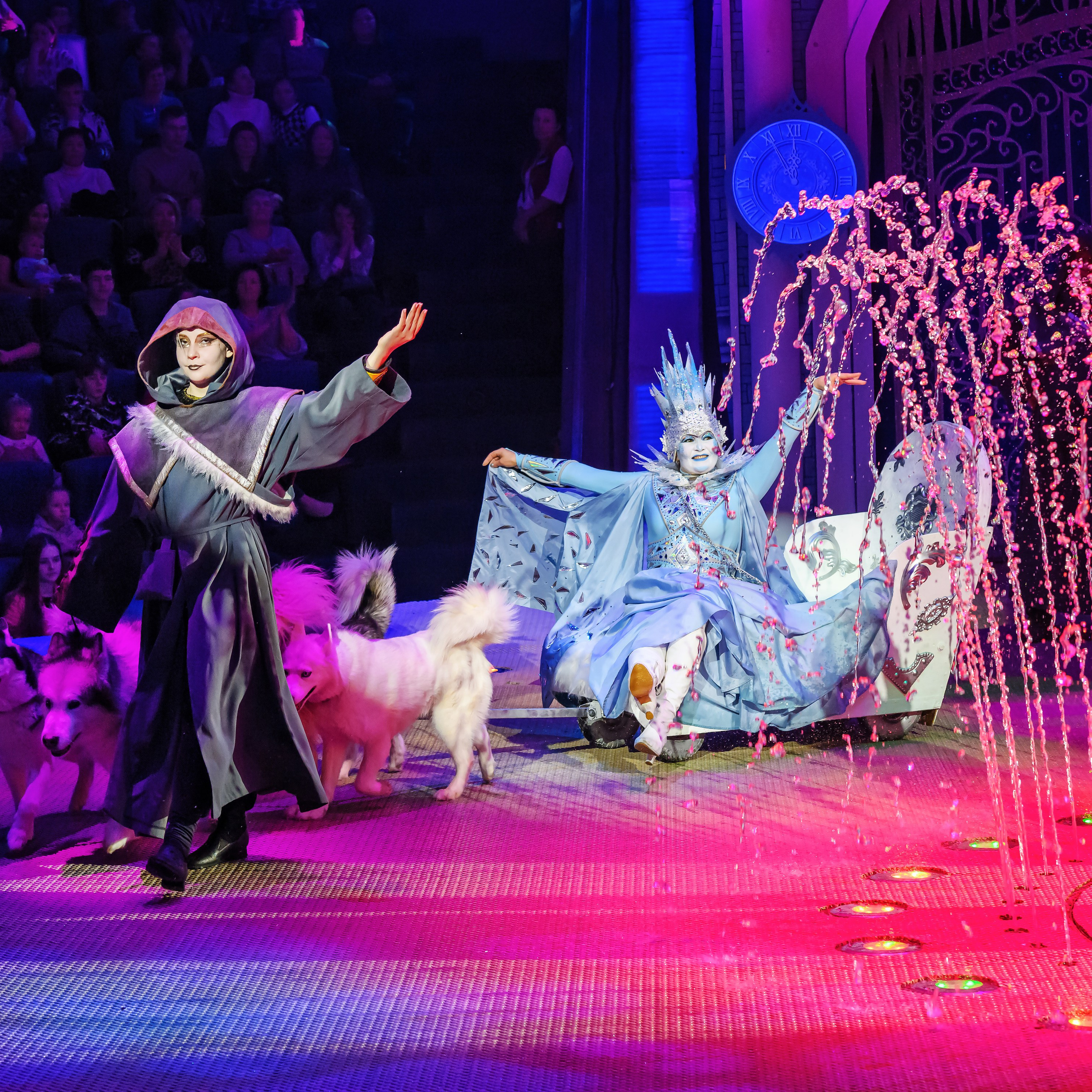 «13 месяцев. Шоу ледяных фонтанов»❄💙. Фотограф Андрей Пухов (Jazz)