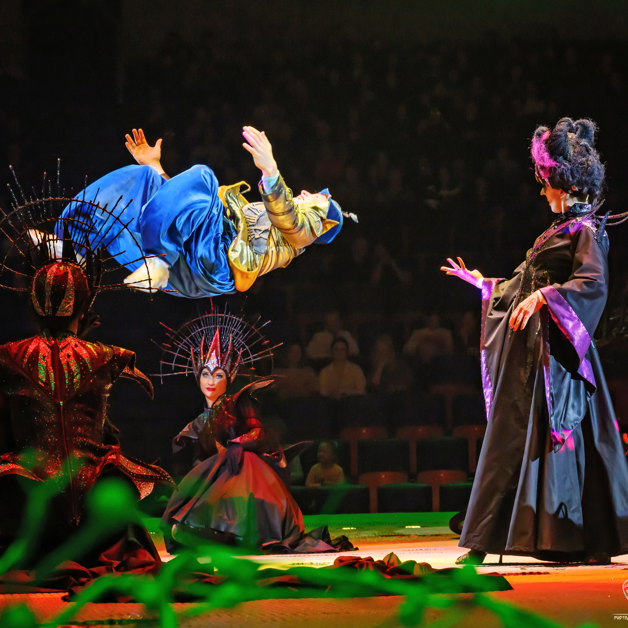 «13 месяцев. Шоу ледяных фонтанов»❄💙. Фотограф Андрей Пухов (Jazz)