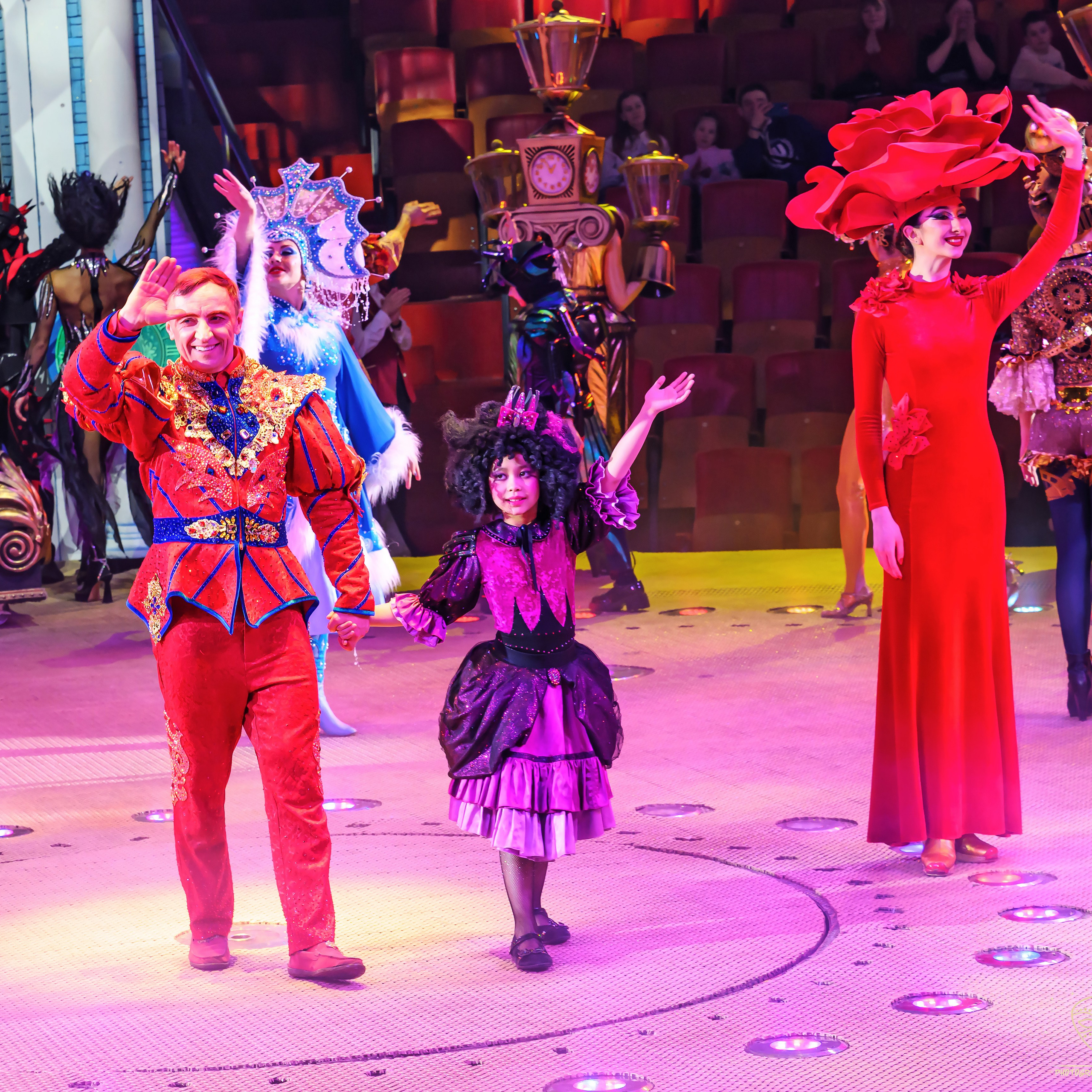 «13 месяцев. Шоу ледяных фонтанов»❄💙. Фотограф Андрей Пухов (Jazz)