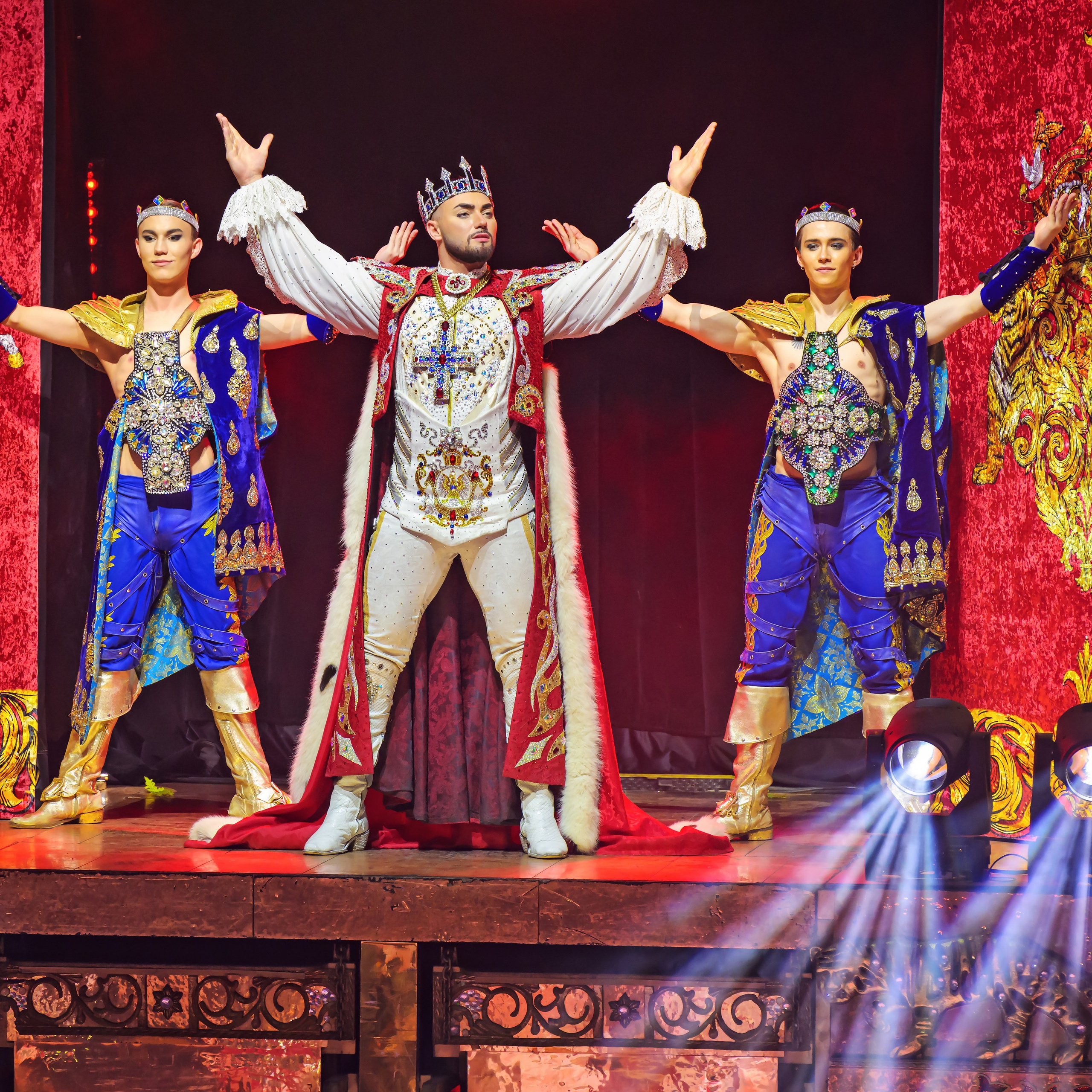 Шоу «Королевский цирк». Фотограф Андрей Пухов (Jazz)