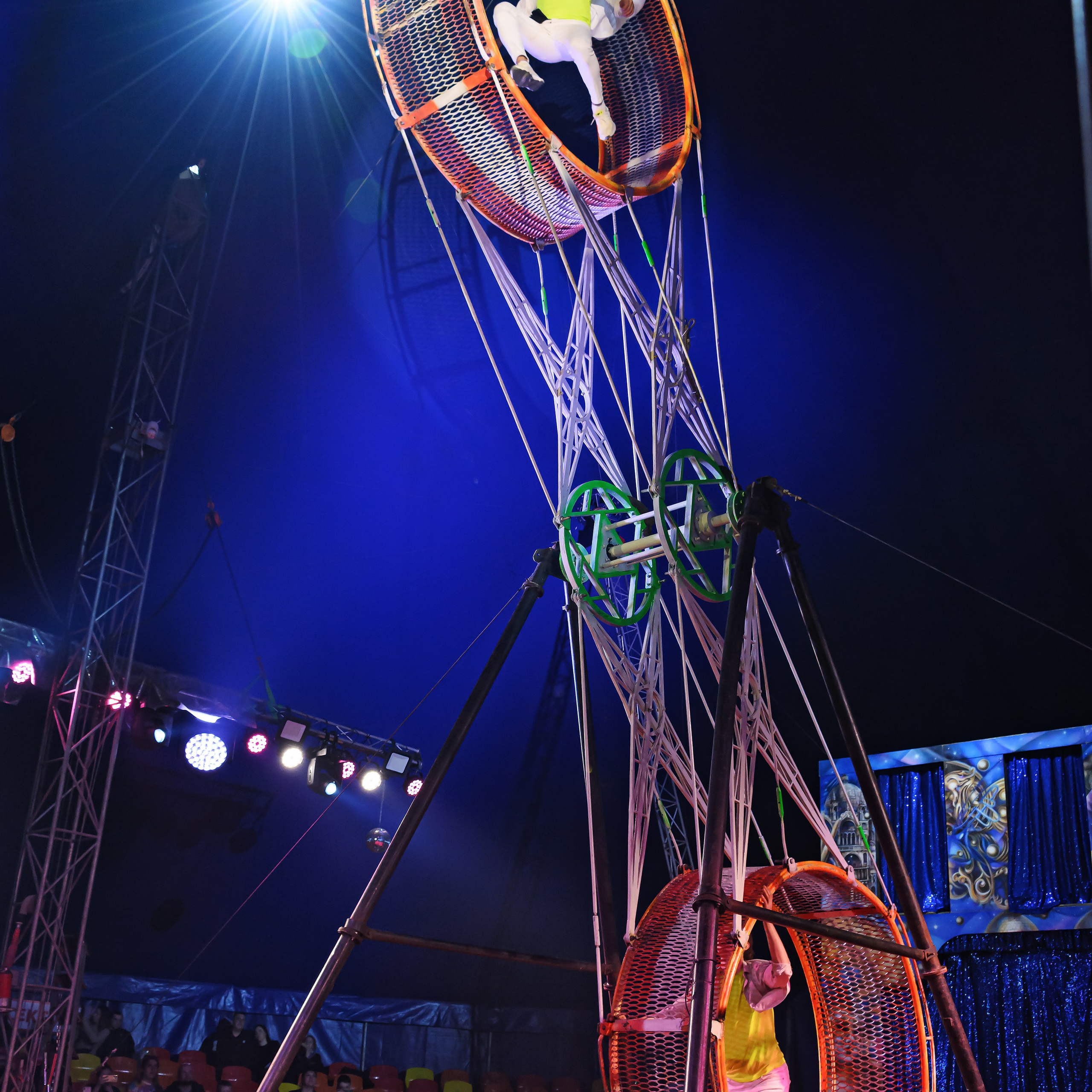 Международный цирк"HAPPY CIRCUS». Фотограф Андрей Пухов (Jazz)