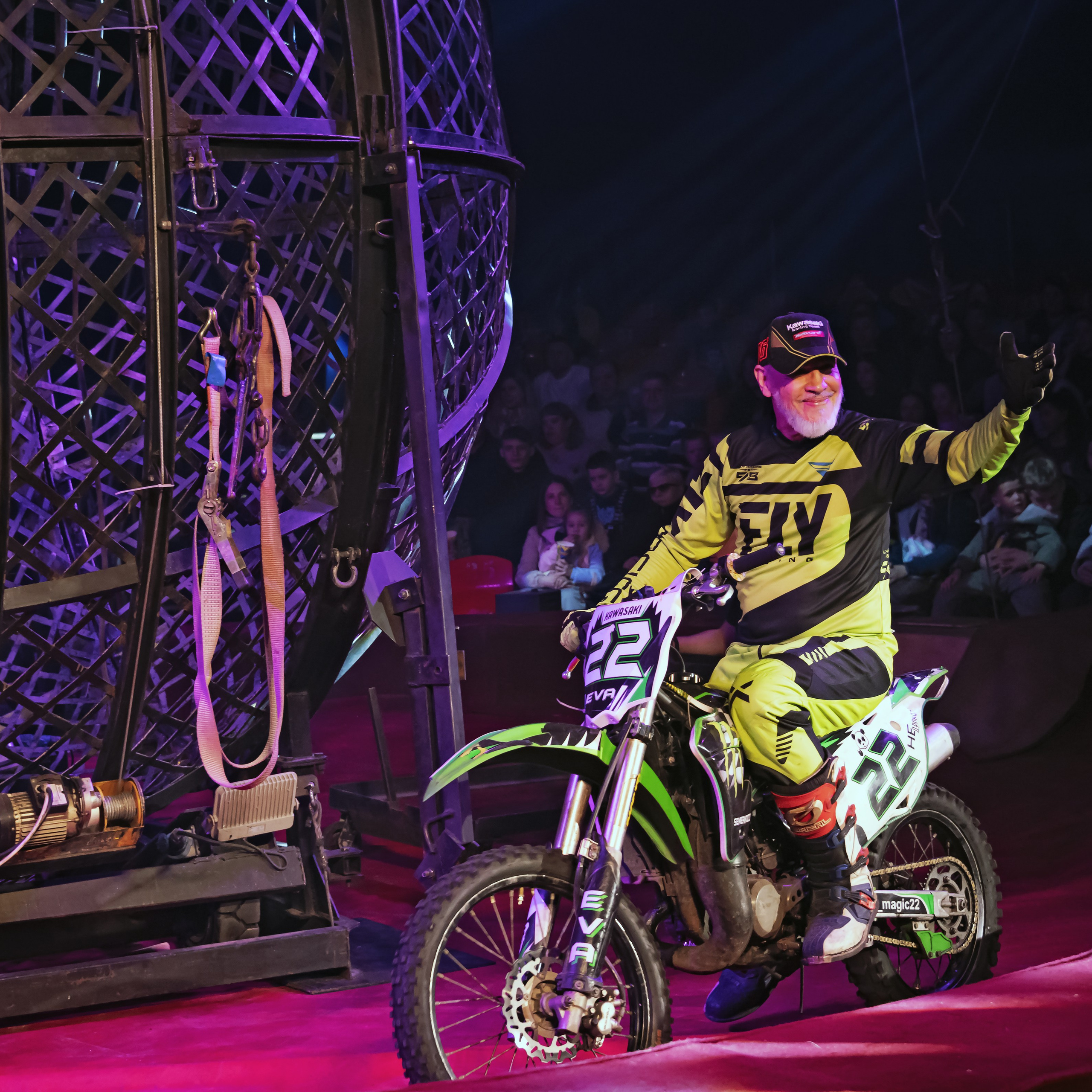 Международный цирк"HAPPY CIRCUS». Фотограф Андрей Пухов (Jazz)