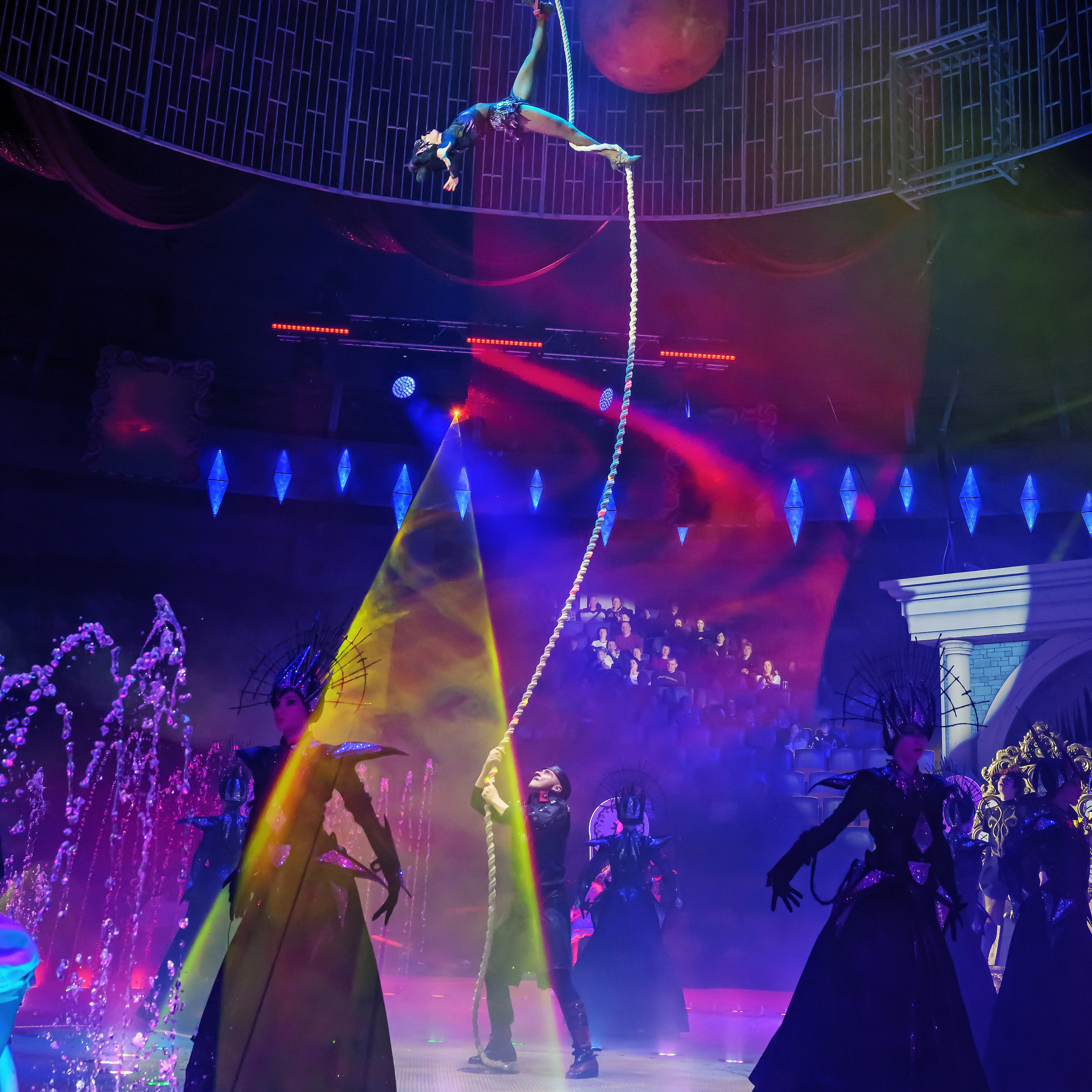 «13 месяцев. Шоу ледяных фонтанов»❄💙. Фотограф Андрей Пухов (Jazz)