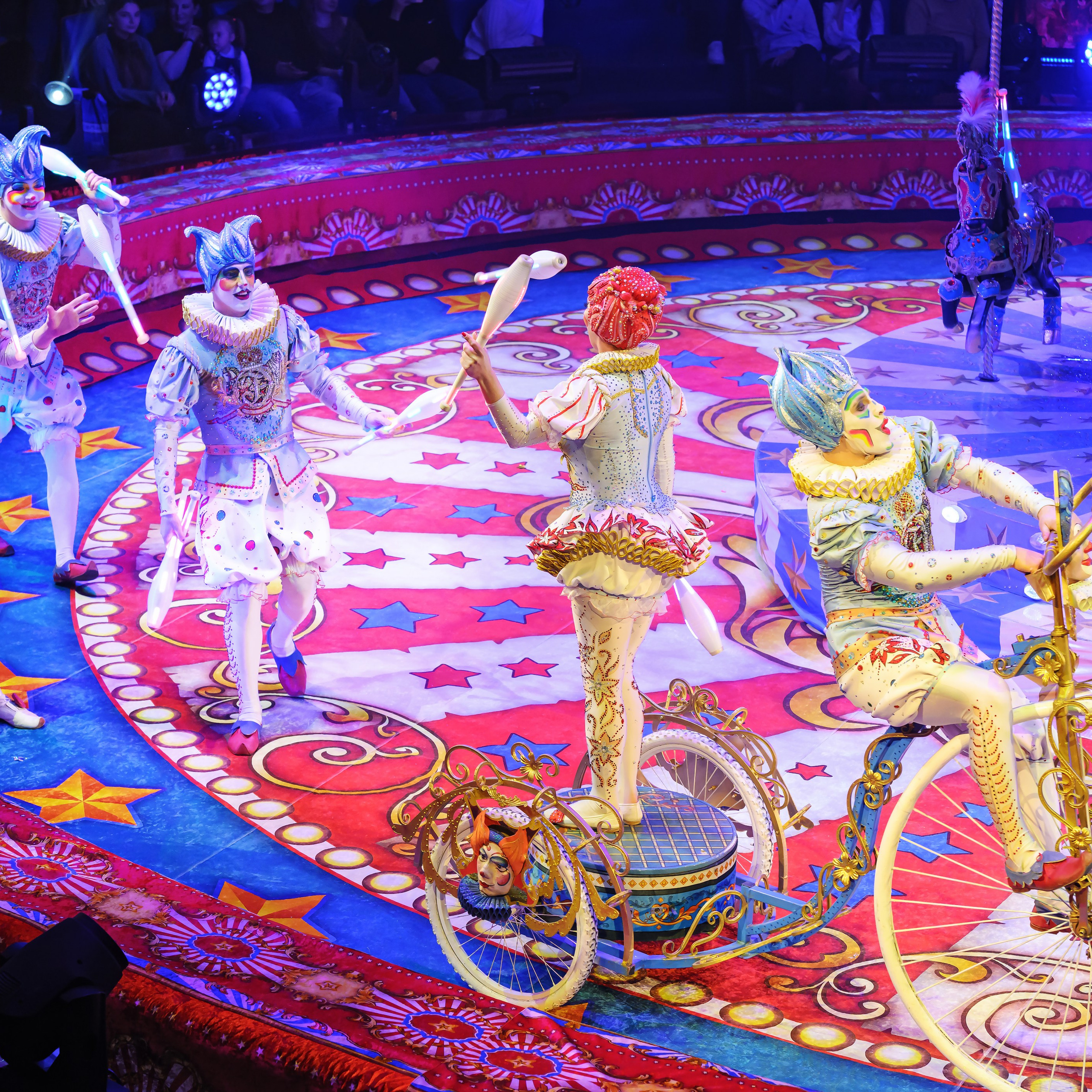 ГРАНДИОЗНОЕ ЦИРКОВОЕ ШОУ ЗАСЛУЖЕННОГО АРТИСТА РОССИИ ГИИ ЭРАДЗЕ. Фотограф Андрей Пухов (Jazz)