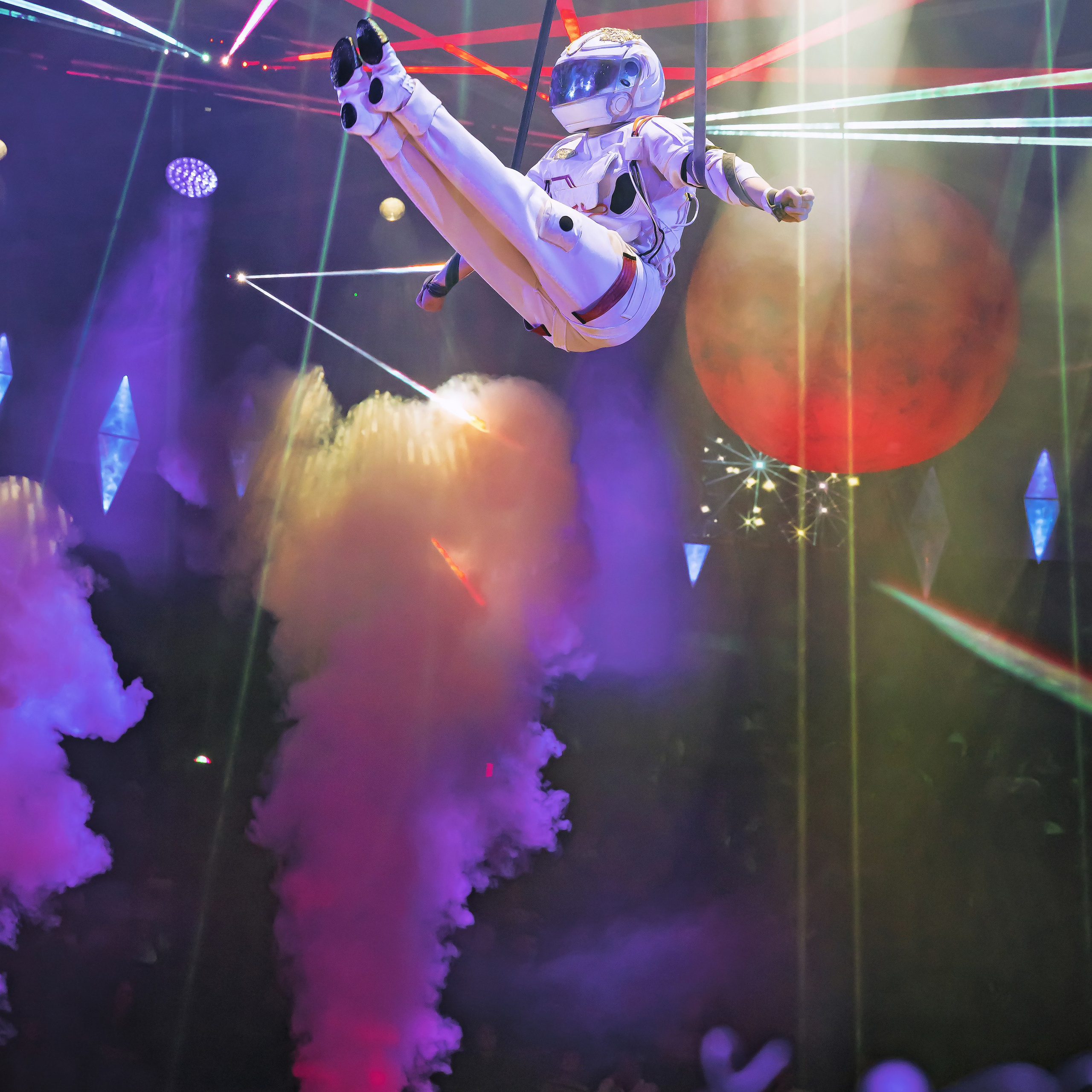 «13 месяцев. Шоу ледяных фонтанов»❄💙. Фотограф Андрей Пухов (Jazz)