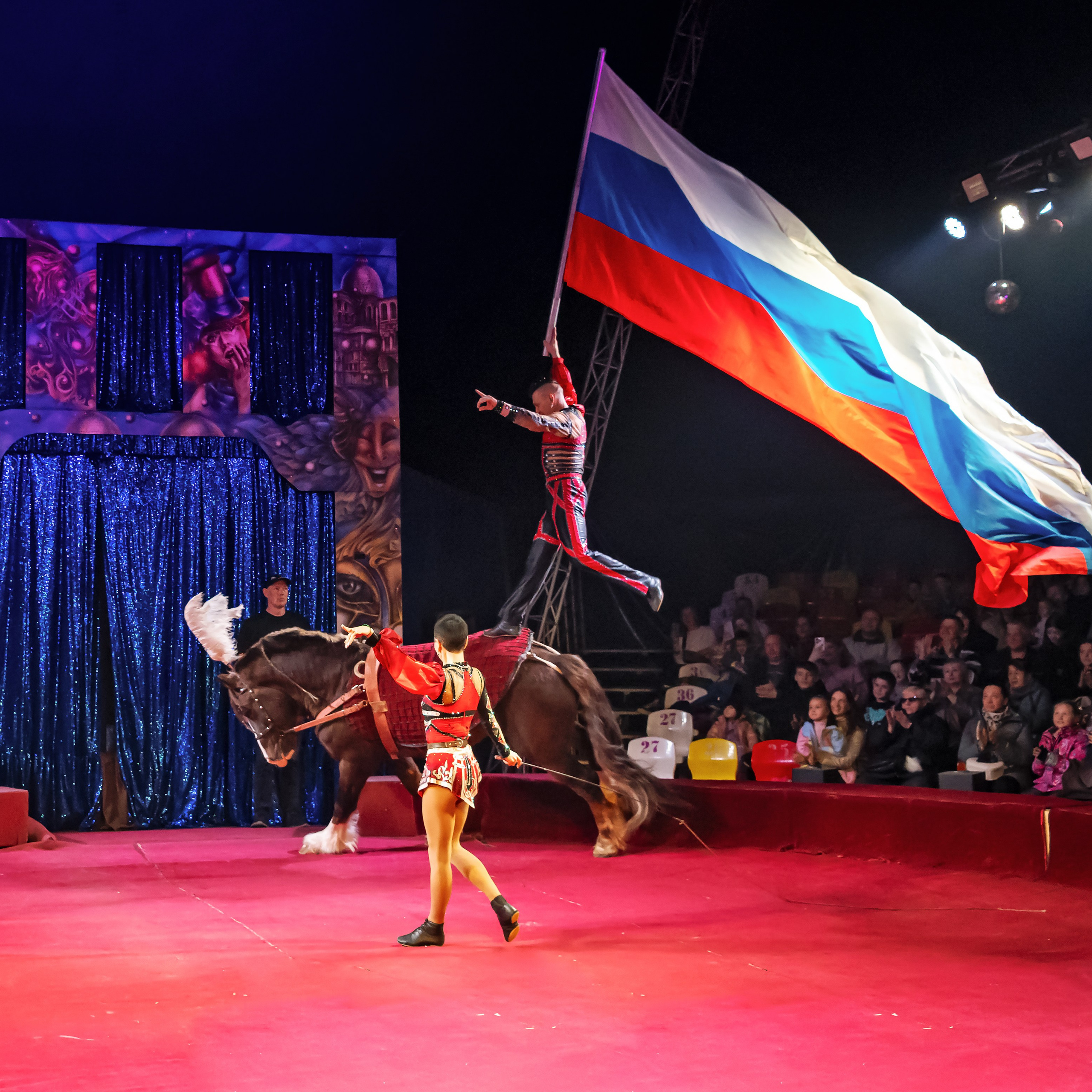 Международный цирк"HAPPY CIRCUS». Фотограф Андрей Пухов (Jazz)