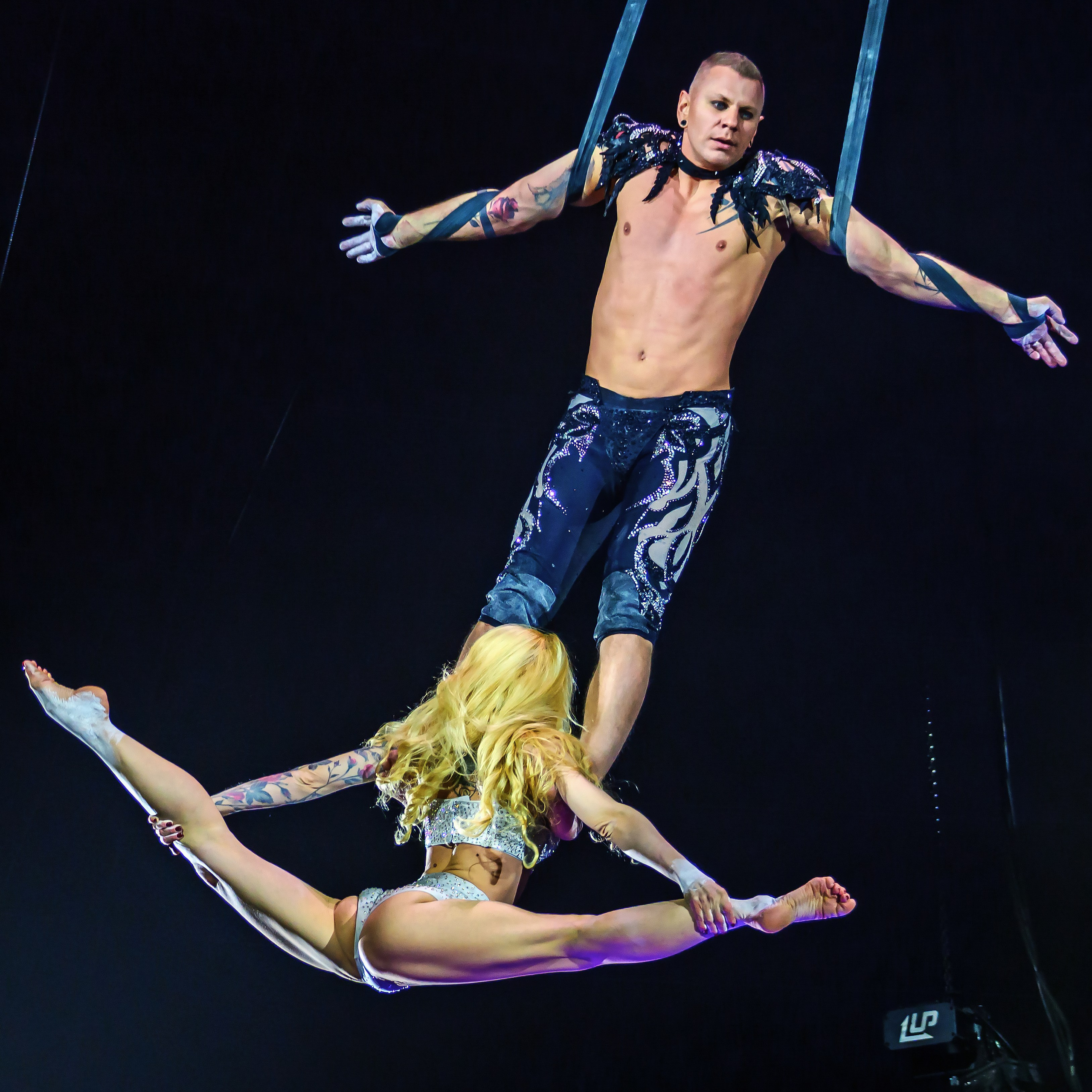 Песчаная сказка Гии Эрадзе — волшебное шоу 🎪, которое должен увидеть каждый, кто ценит красоту🌹, талант 🎭 и умение мечтать 💫. Цирковой фотограф Андрей Пухов (Jazz)