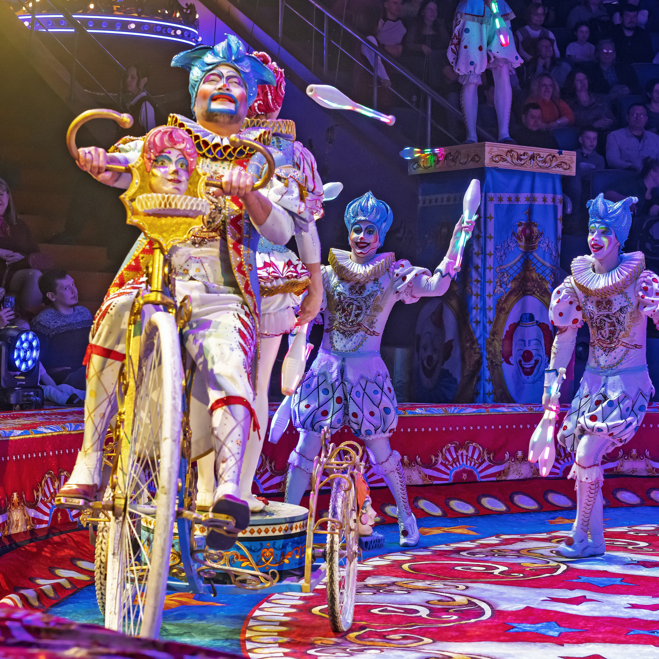 Шоу «Королевский цирк». Фотограф Андрей Пухов (Jazz)