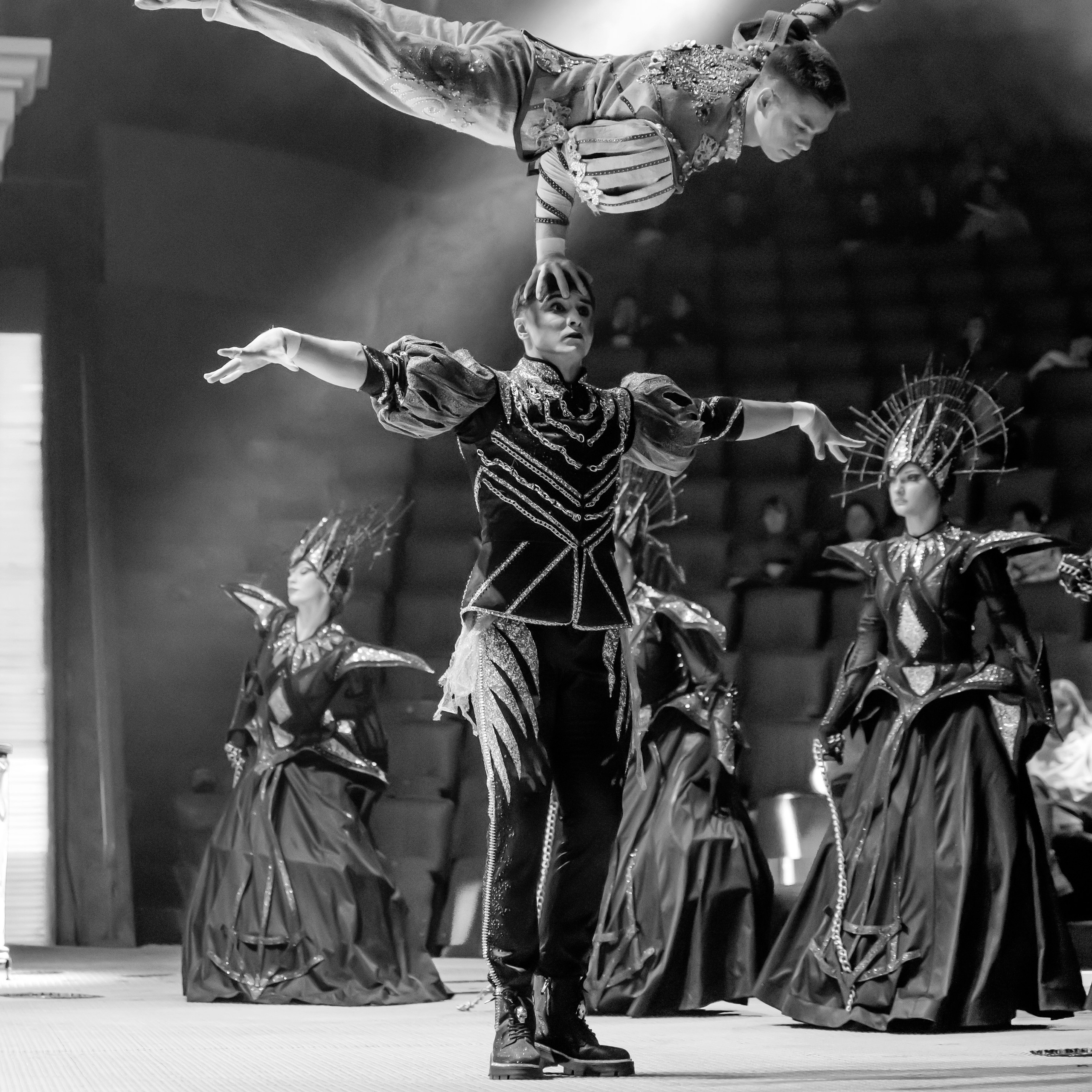 «13 месяцев. Шоу ледяных фонтанов»❄💙. Фотограф Андрей Пухов (Jazz)