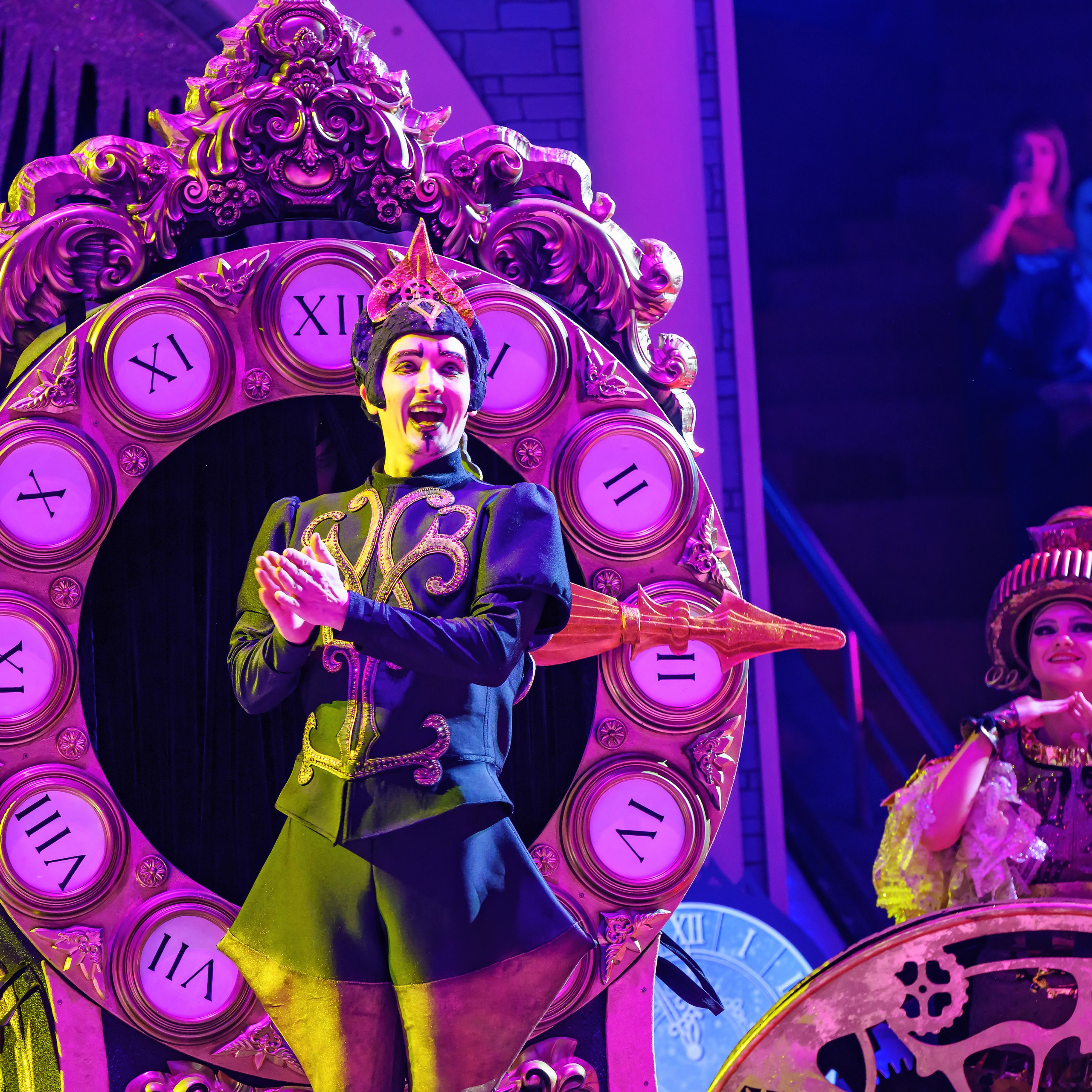 «13 месяцев. Шоу ледяных фонтанов»❄💙. Фотограф Андрей Пухов (Jazz)