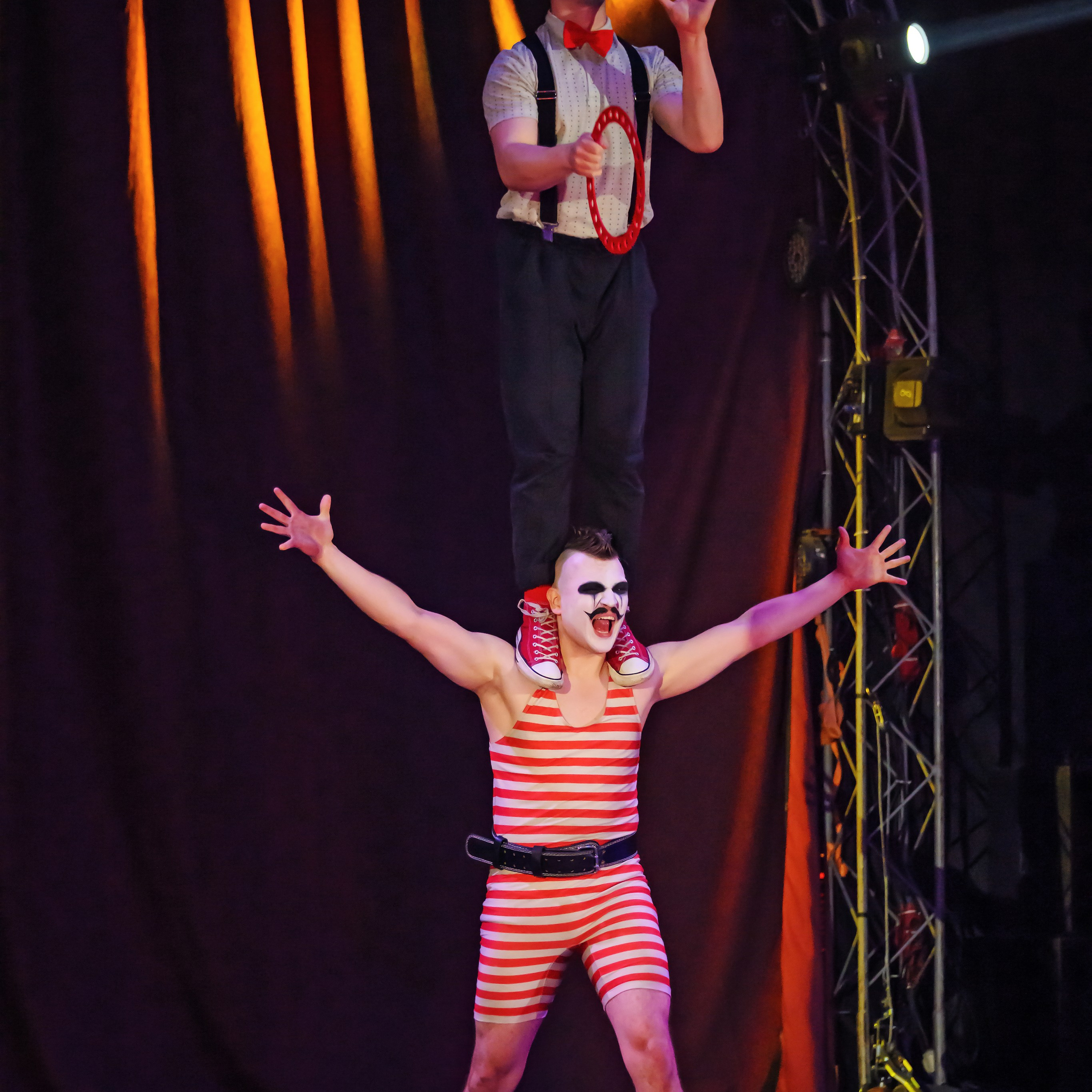 Шоу Демидовых. Цирковой фотограф Андрей Пухов (Jazz)