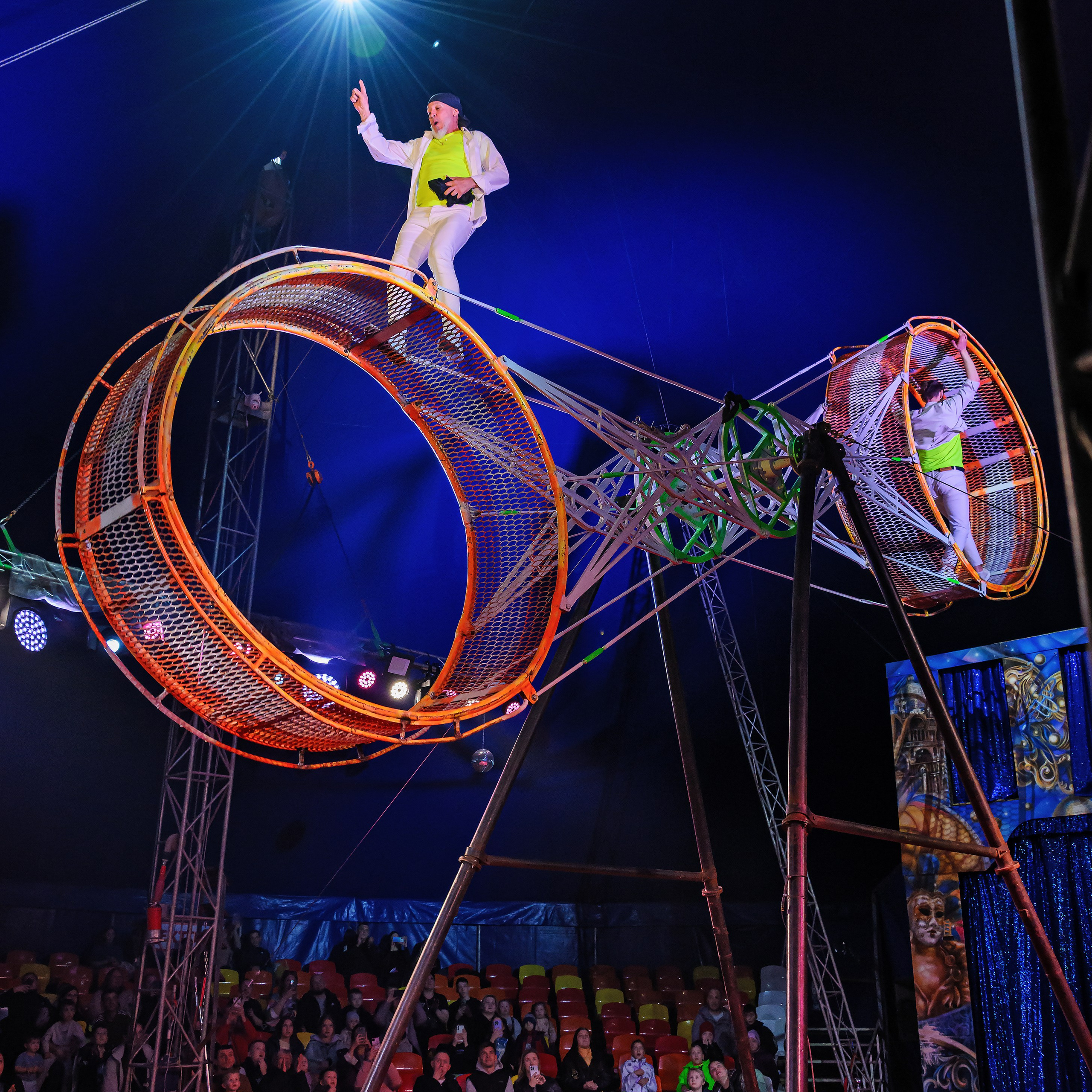 Международный цирк"HAPPY CIRCUS». Фотограф Андрей Пухов (Jazz)