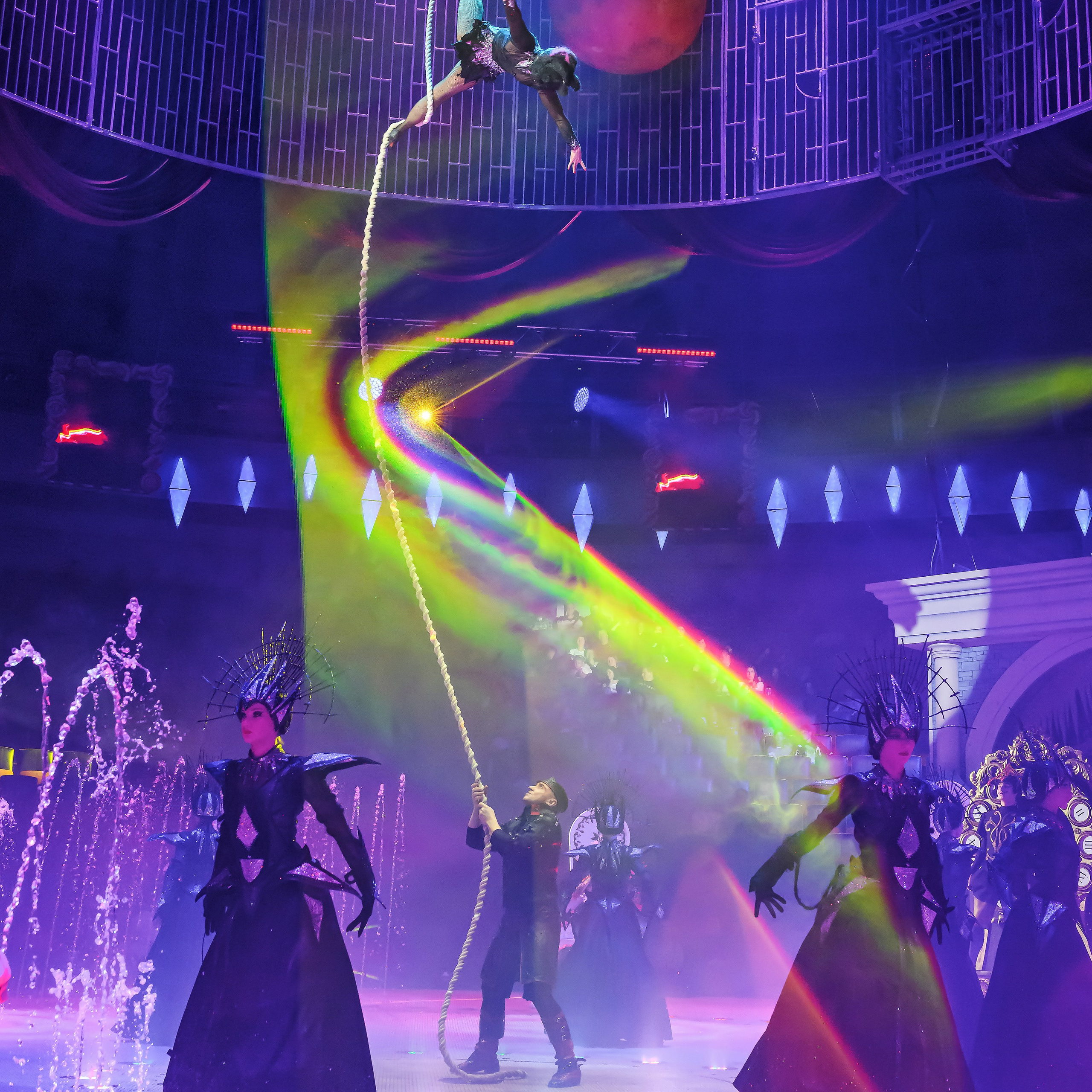 «13 месяцев. Шоу ледяных фонтанов»❄💙. Фотограф Андрей Пухов (Jazz)