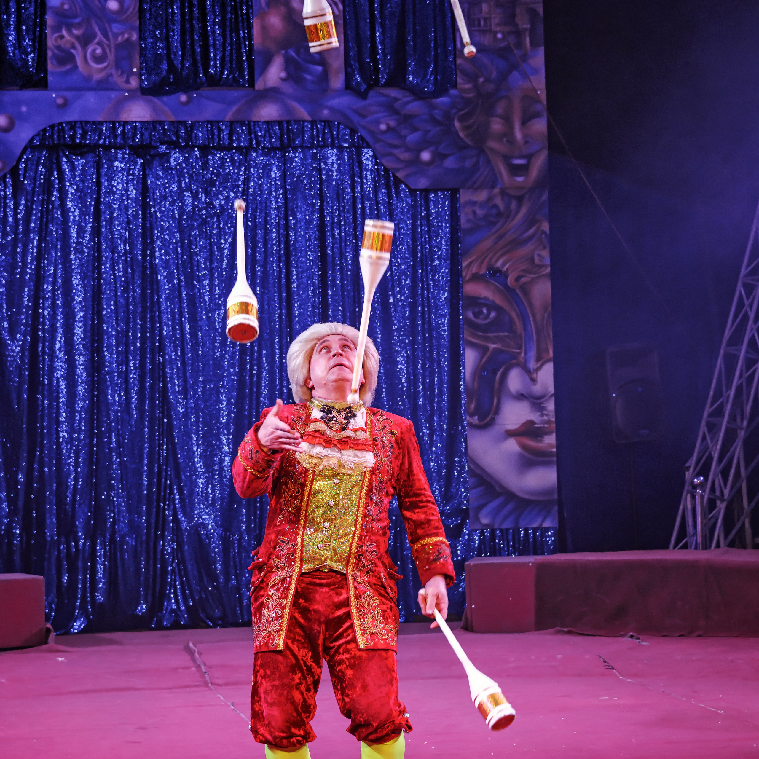 Международный цирк"HAPPY CIRCUS». Фотограф Андрей Пухов (Jazz)