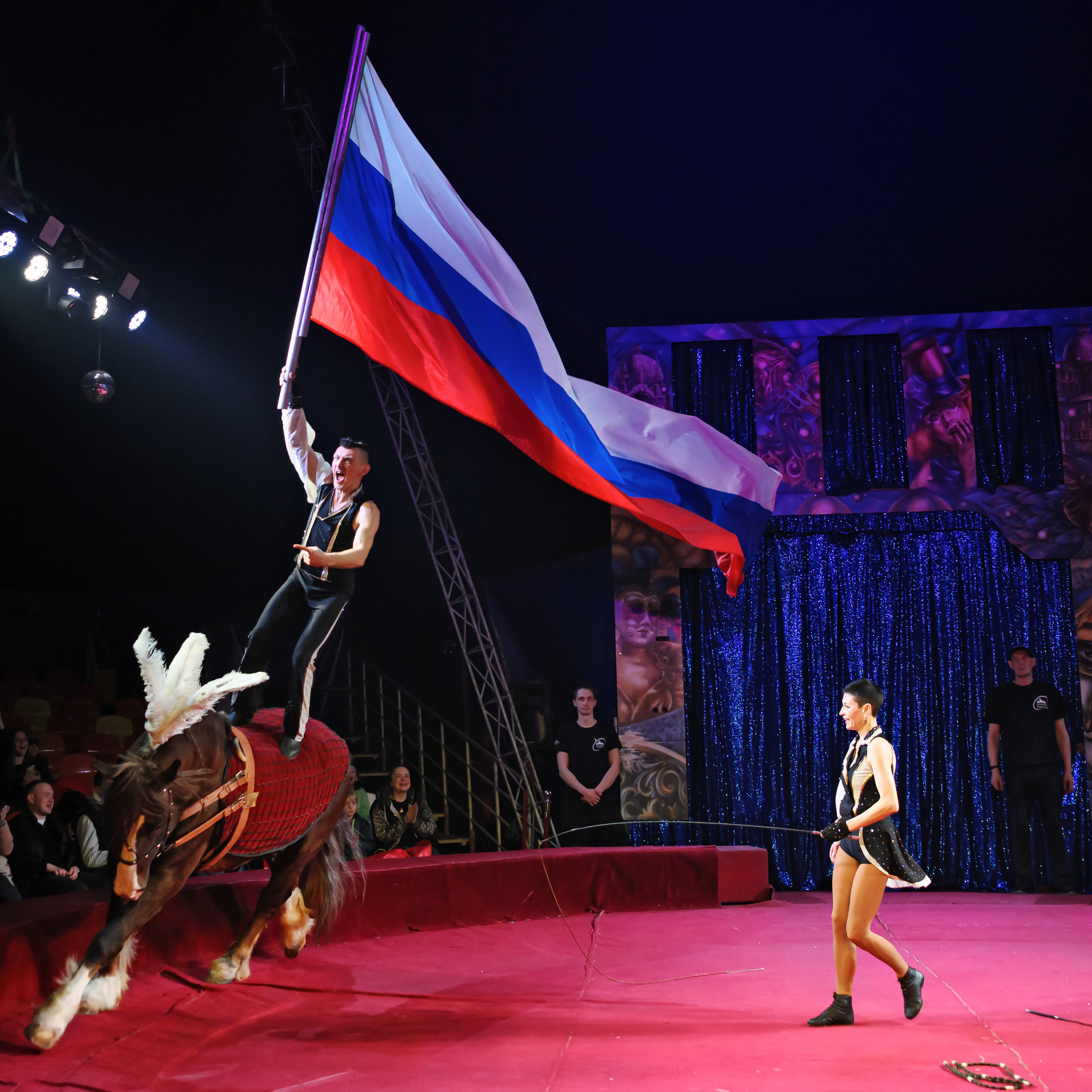 Международный цирк"HAPPY CIRCUS». Фотограф Андрей Пухов (Jazz)