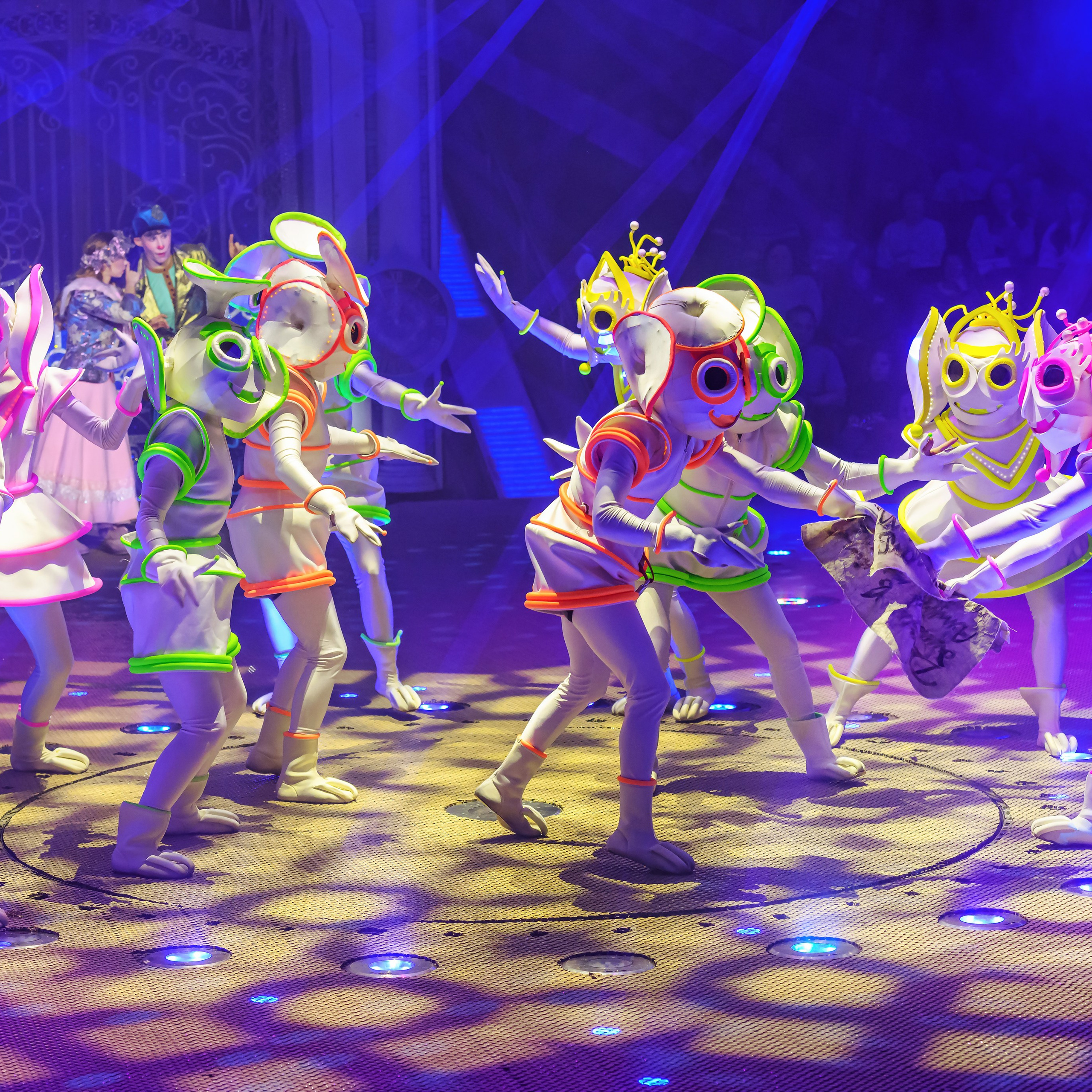 «13 месяцев. Шоу ледяных фонтанов»❄💙. Фотограф Андрей Пухов (Jazz)