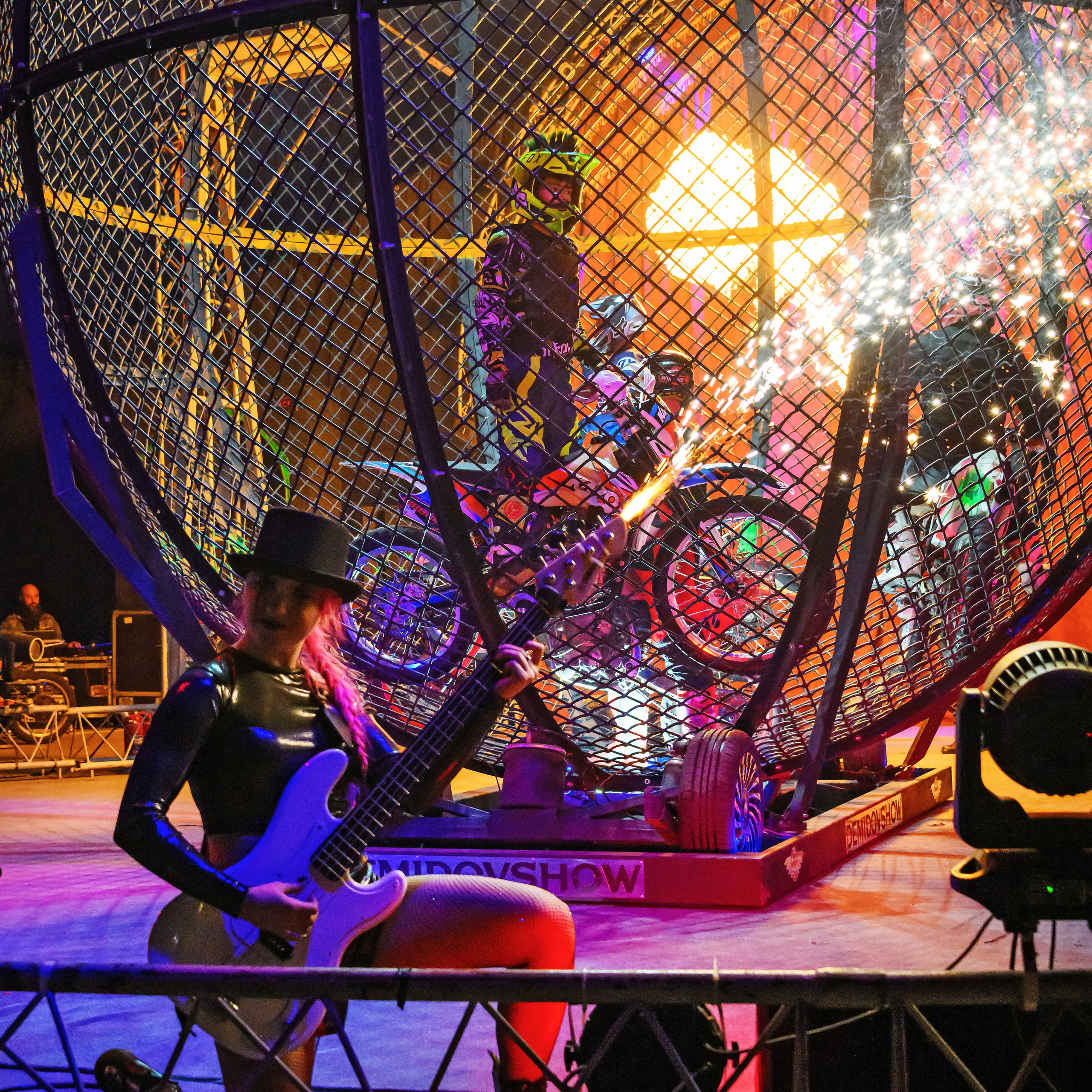 Шоу Демидовых. Цирковой фотограф Андрей Пухов (Jazz)