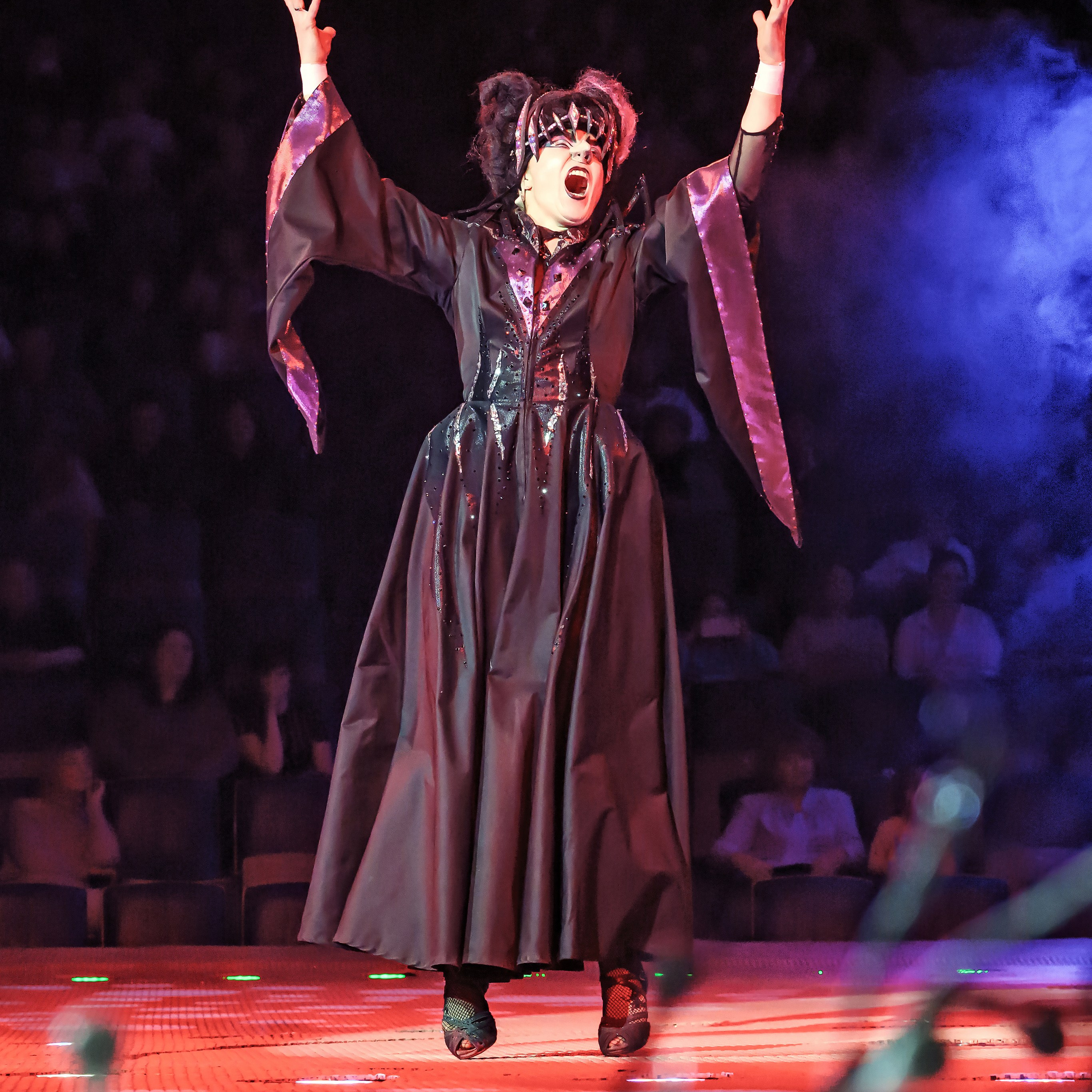 «13 месяцев. Шоу ледяных фонтанов»❄💙. Фотограф Андрей Пухов (Jazz)