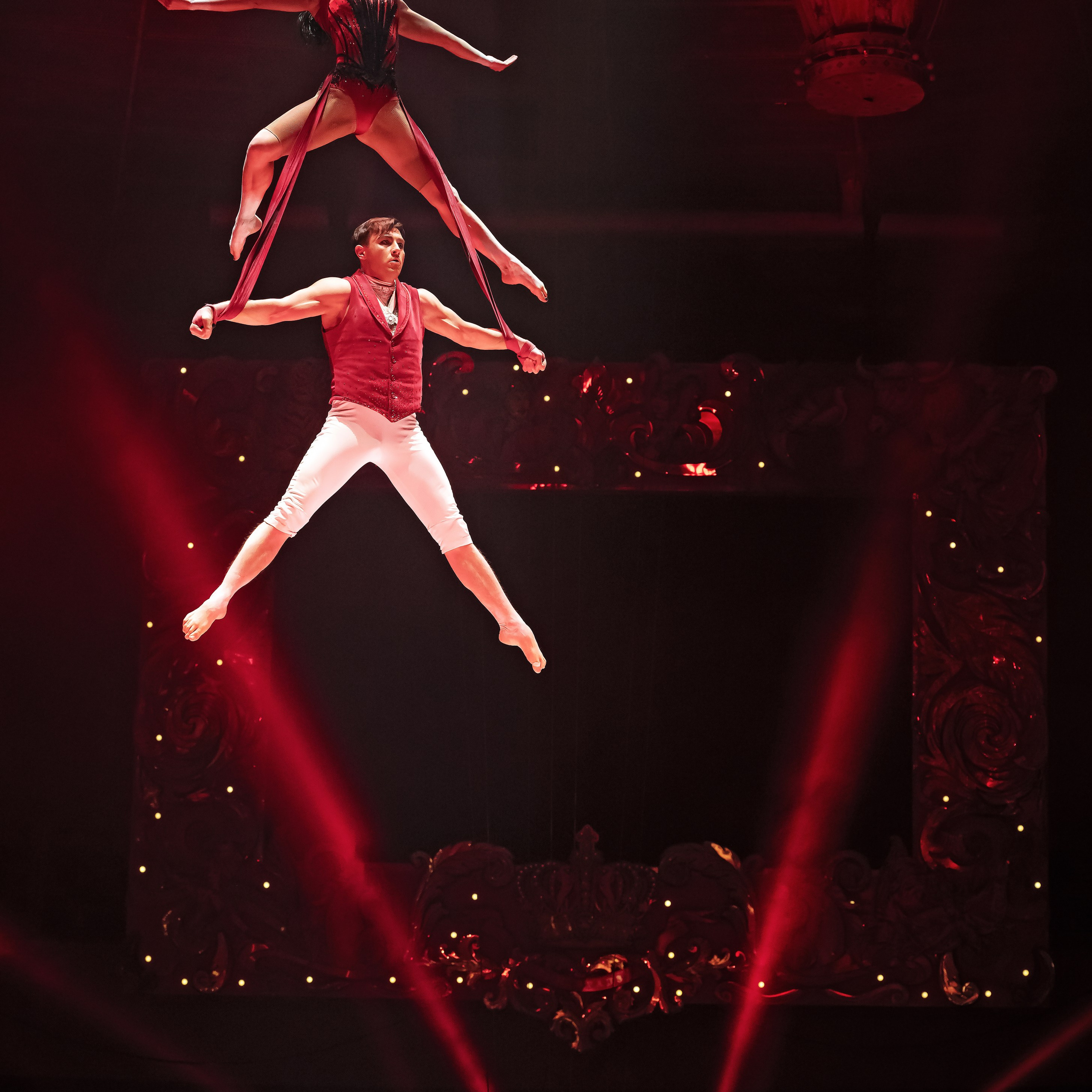ГРАНДИОЗНОЕ ЦИРКОВОЕ ШОУ ЗАСЛУЖЕННОГО АРТИСТА РОССИИ ГИИ ЭРАДЗЕ. Фотограф Андрей Пухов (Jazz)