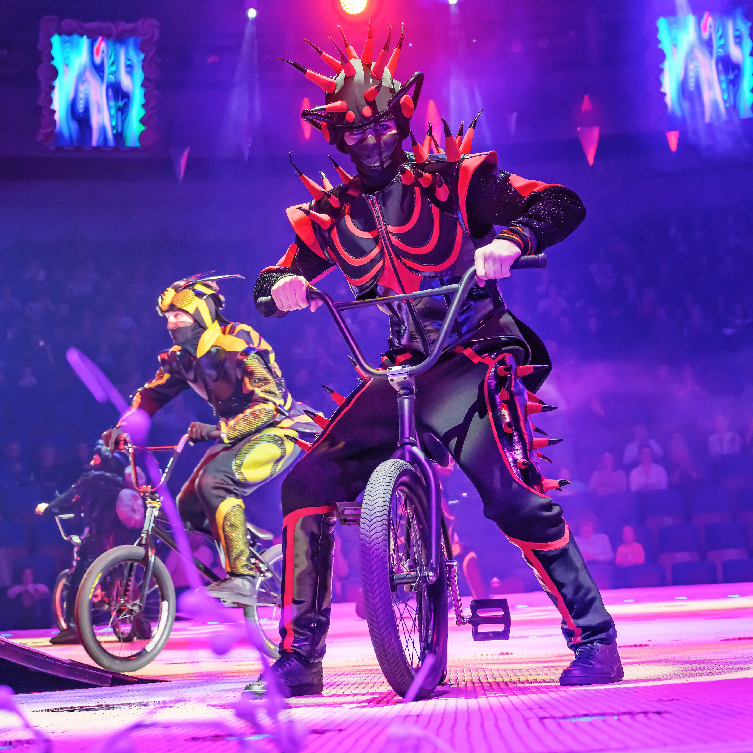 «13 месяцев. Шоу ледяных фонтанов»❄💙. Фотограф Андрей Пухов (Jazz)