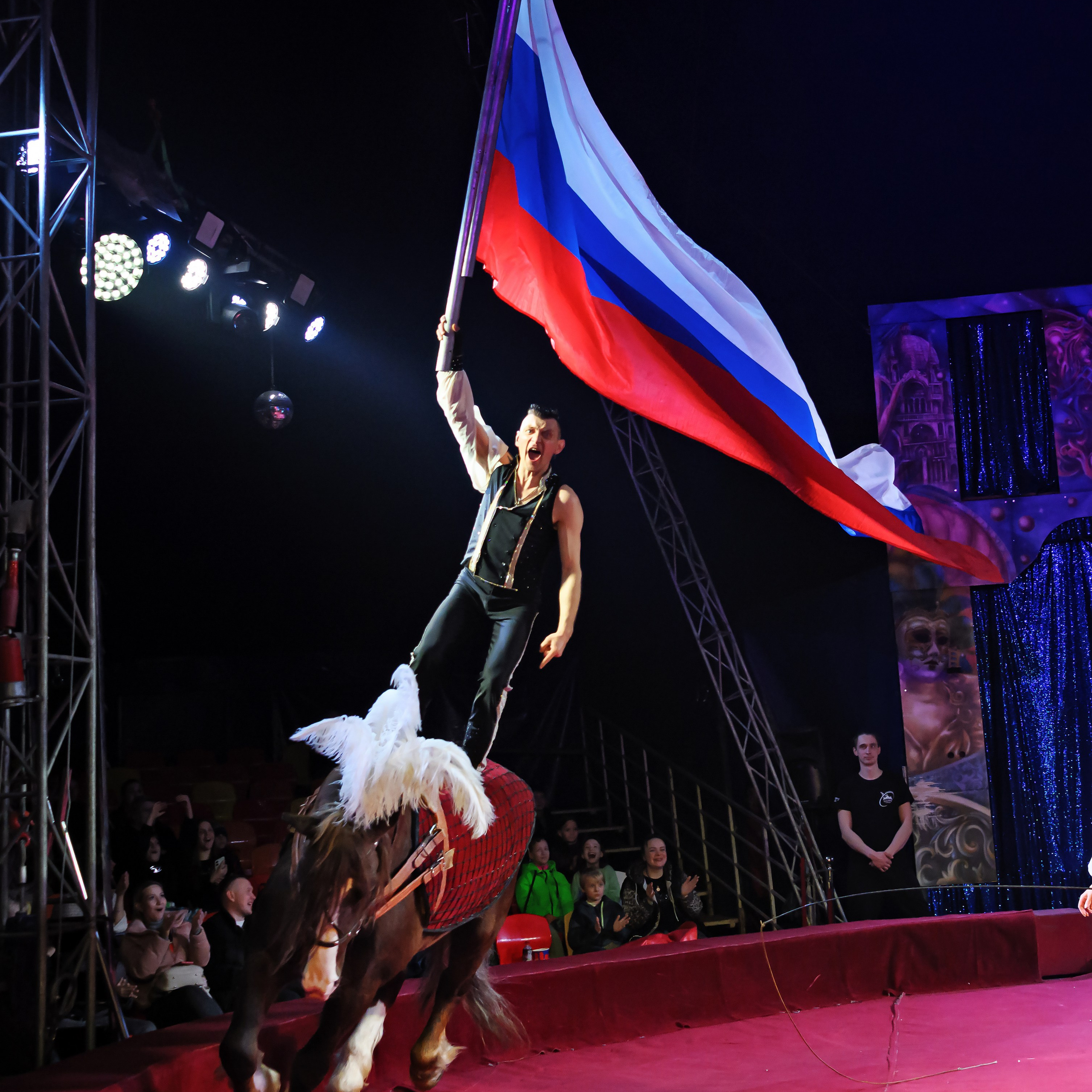 Международный цирк"HAPPY CIRCUS». Фотограф Андрей Пухов (Jazz)