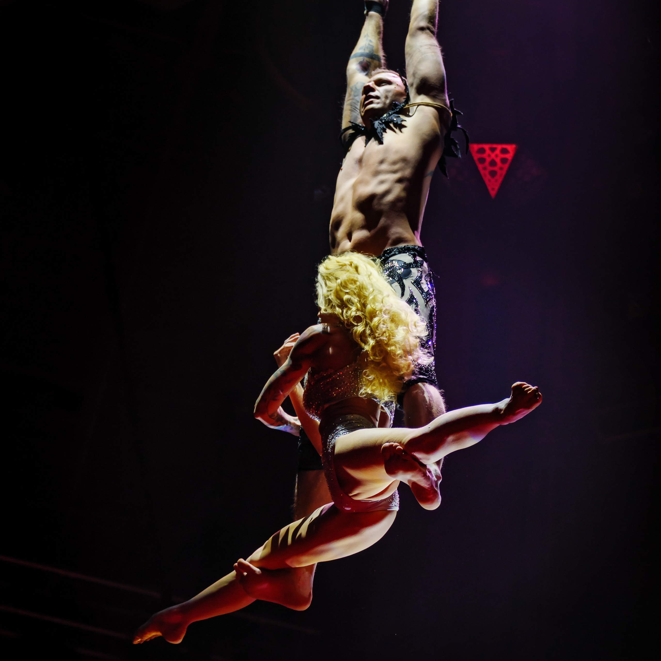 Песчаная сказка Гии Эрадзе — волшебное шоу 🎪, которое должен увидеть каждый, кто ценит красоту🌹, талант 🎭 и умение мечтать 💫. Цирковой фотограф Андрей Пухов (Jazz)