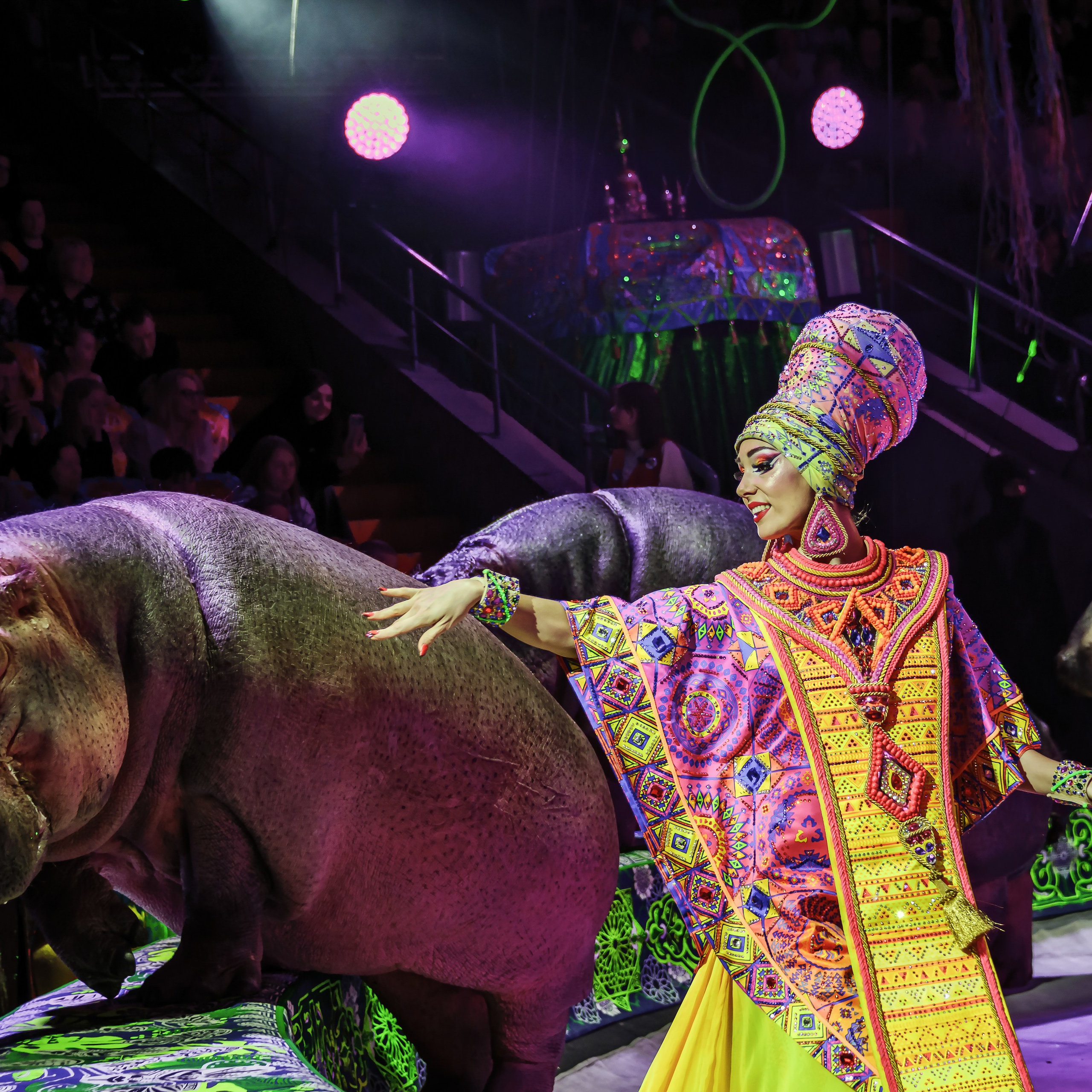 Песчаная сказка Гии Эрадзе — волшебное шоу 🎪, которое должен увидеть каждый, кто ценит красоту🌹, талант 🎭 и умение мечтать 💫. Цирковой фотограф Андрей Пухов (Jazz)