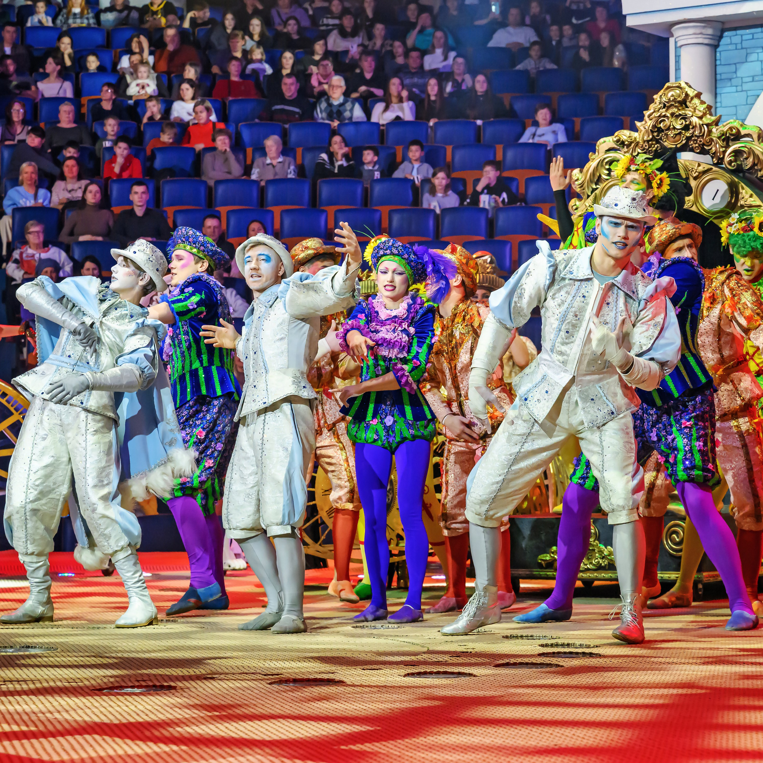 «13 месяцев. Шоу ледяных фонтанов»❄💙. Фотограф Андрей Пухов (Jazz)