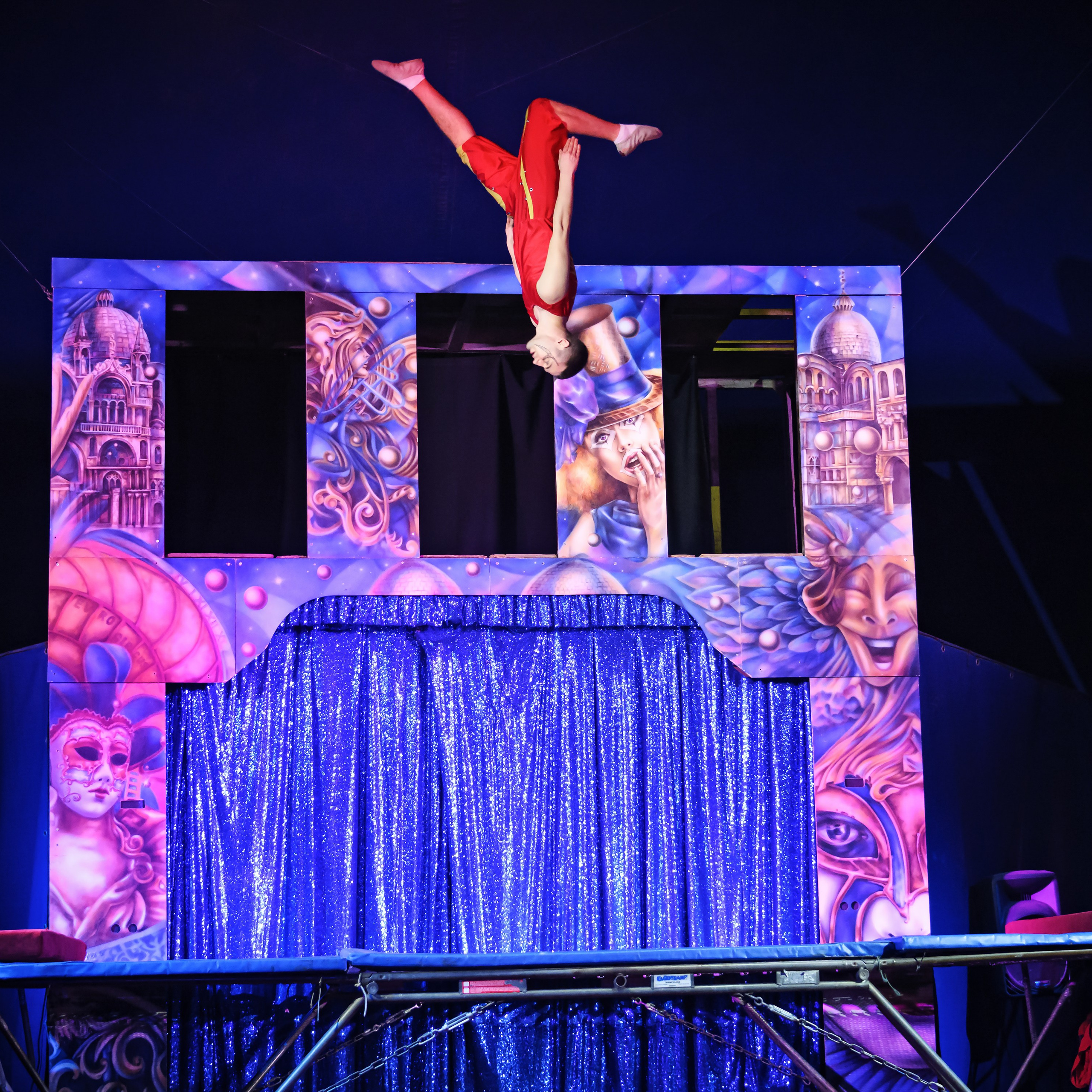 Международный цирк"HAPPY CIRCUS». Фотограф Андрей Пухов (Jazz)