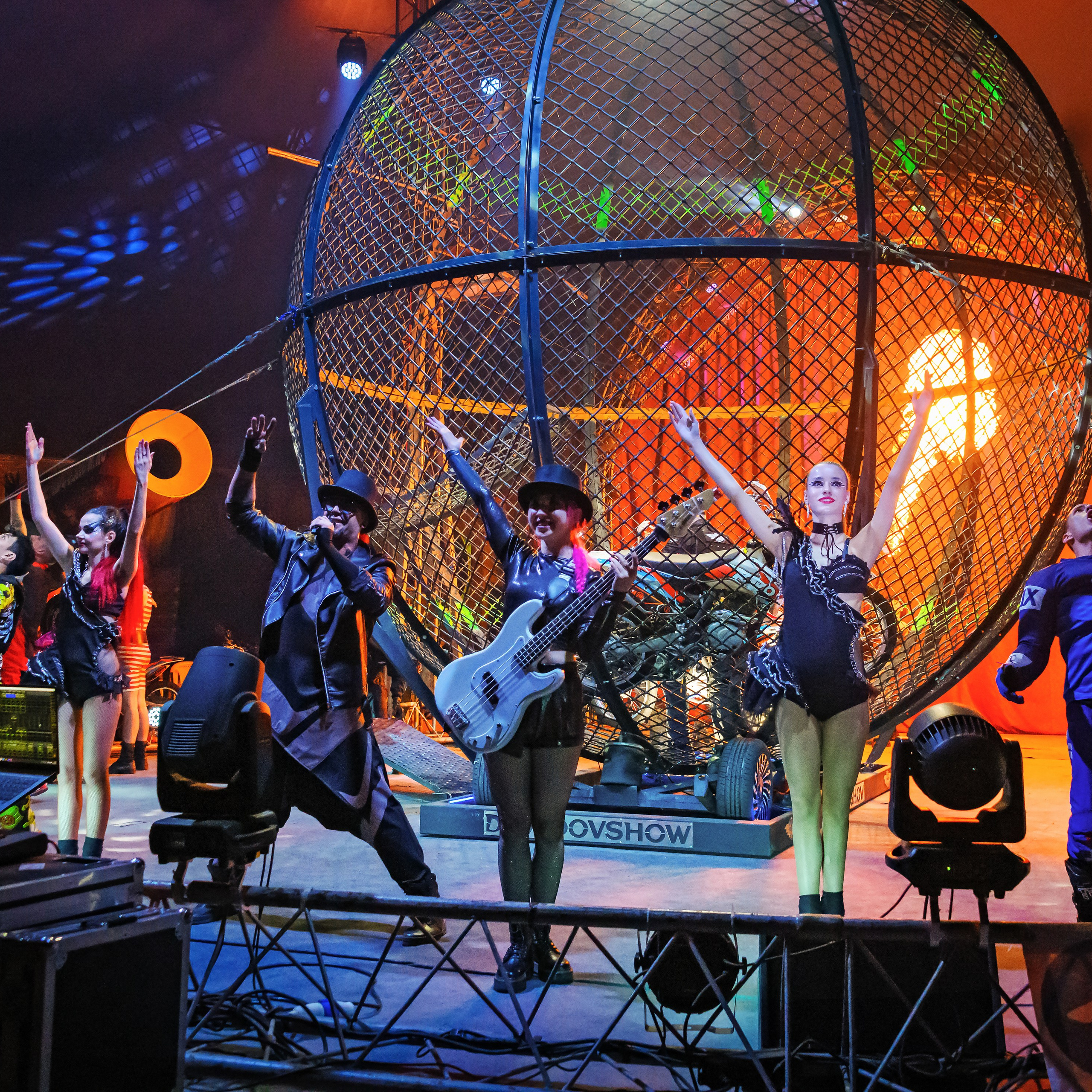 Шоу Демидовых. Цирковой фотограф Андрей Пухов (Jazz)