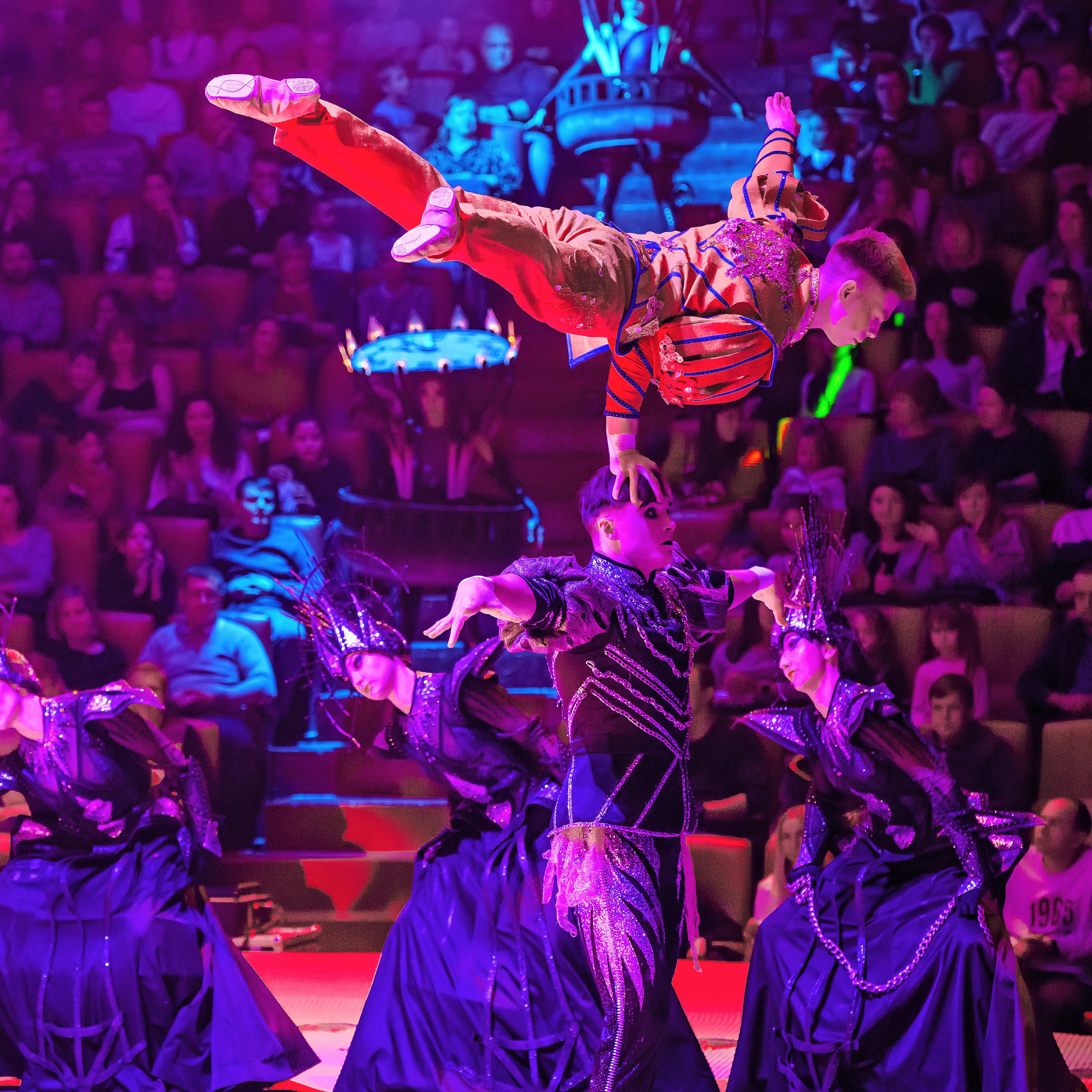 «13 месяцев. Шоу ледяных фонтанов»❄💙. Фотограф Андрей Пухов (Jazz)