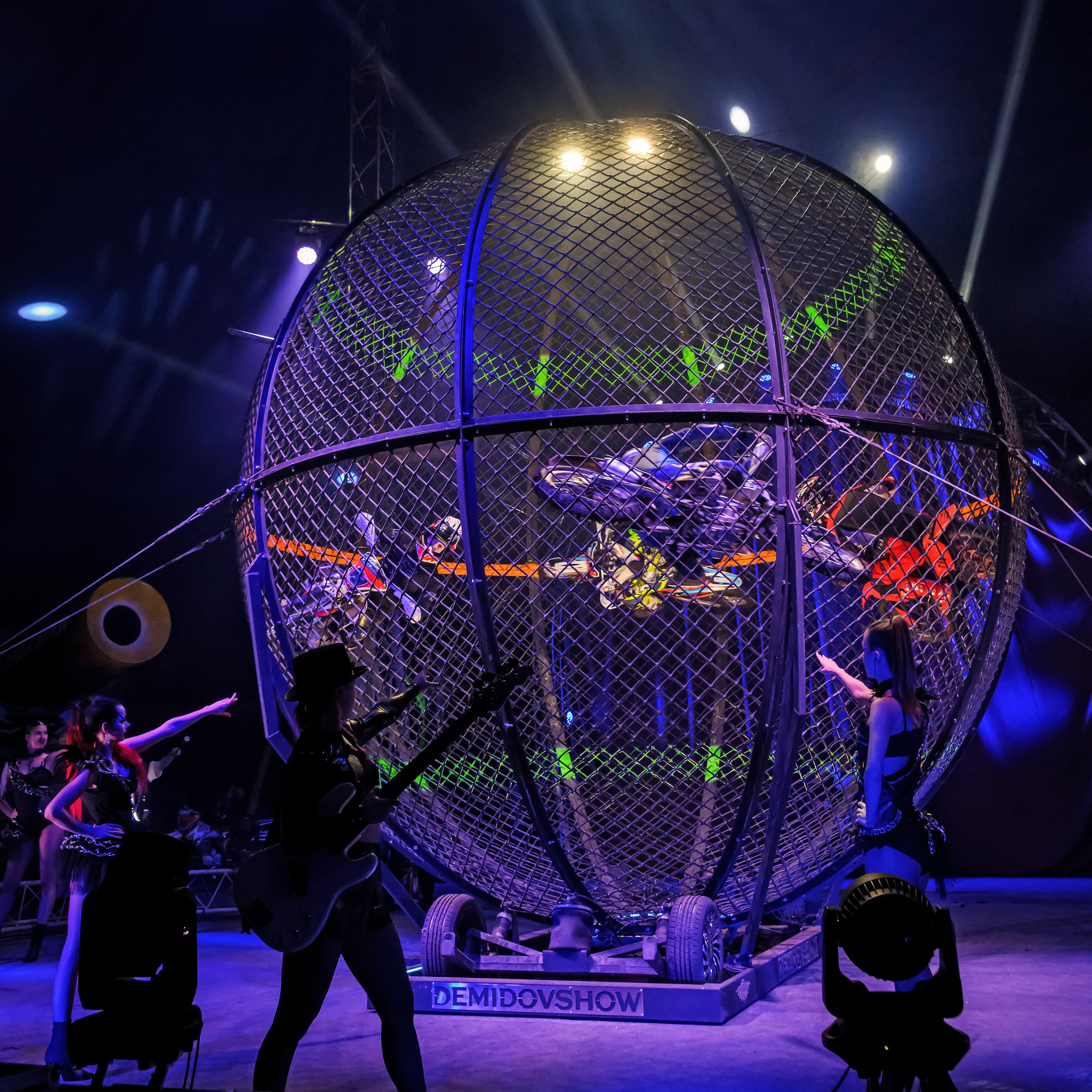 Шоу Демидовых. Цирковой фотограф Андрей Пухов (Jazz)