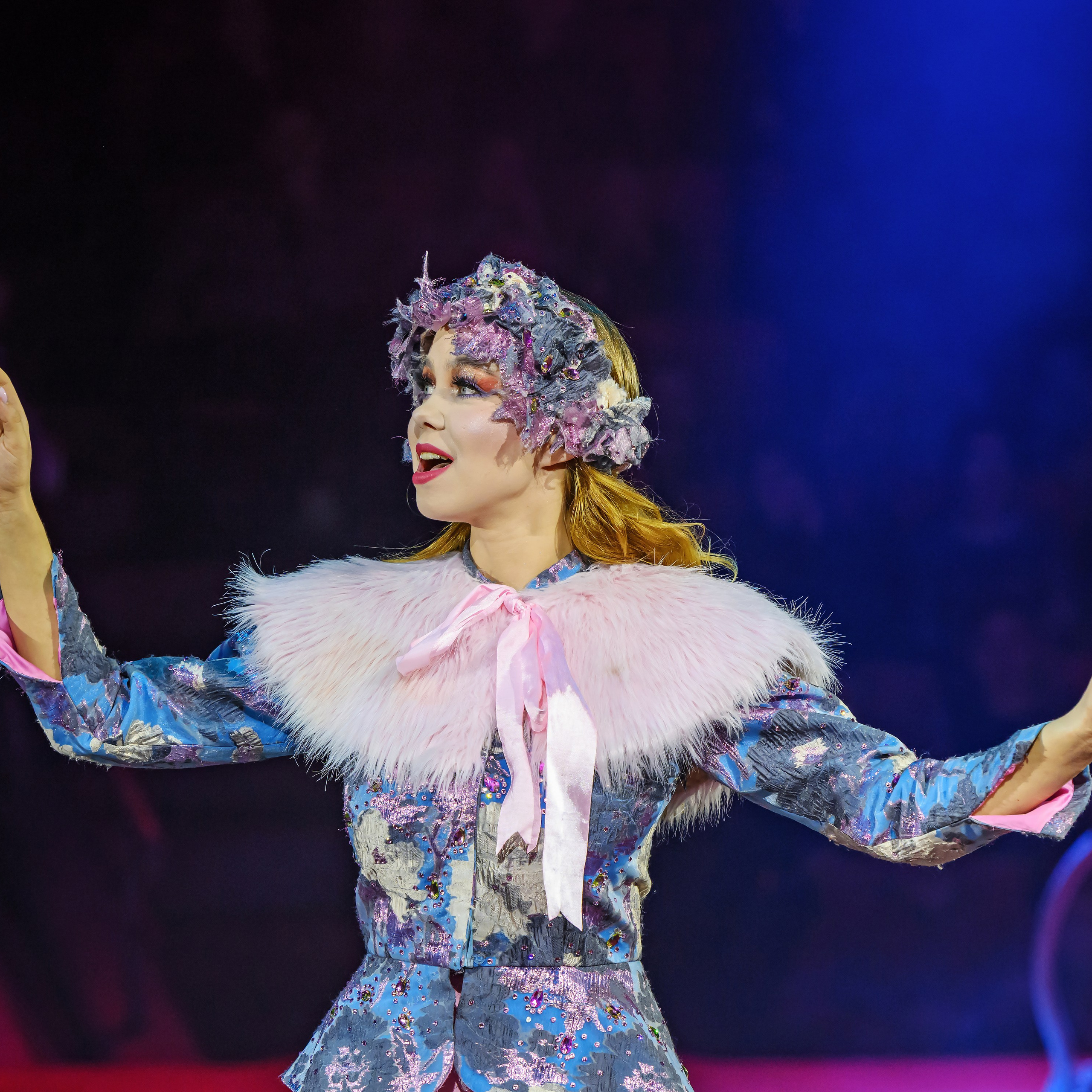 «13 месяцев. Шоу ледяных фонтанов»❄💙. Фотограф Андрей Пухов (Jazz)