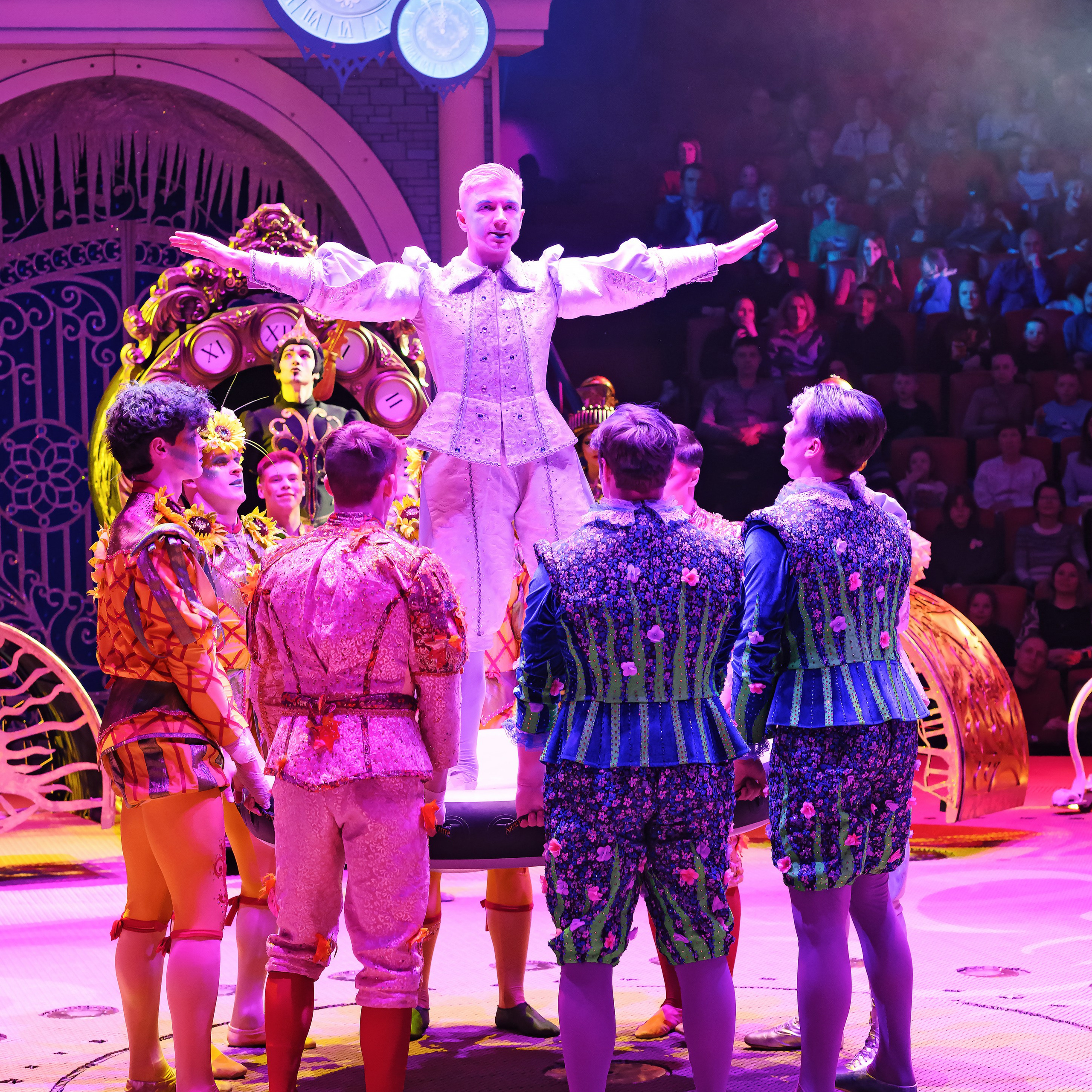 «13 месяцев. Шоу ледяных фонтанов»❄💙. Фотограф Андрей Пухов (Jazz)