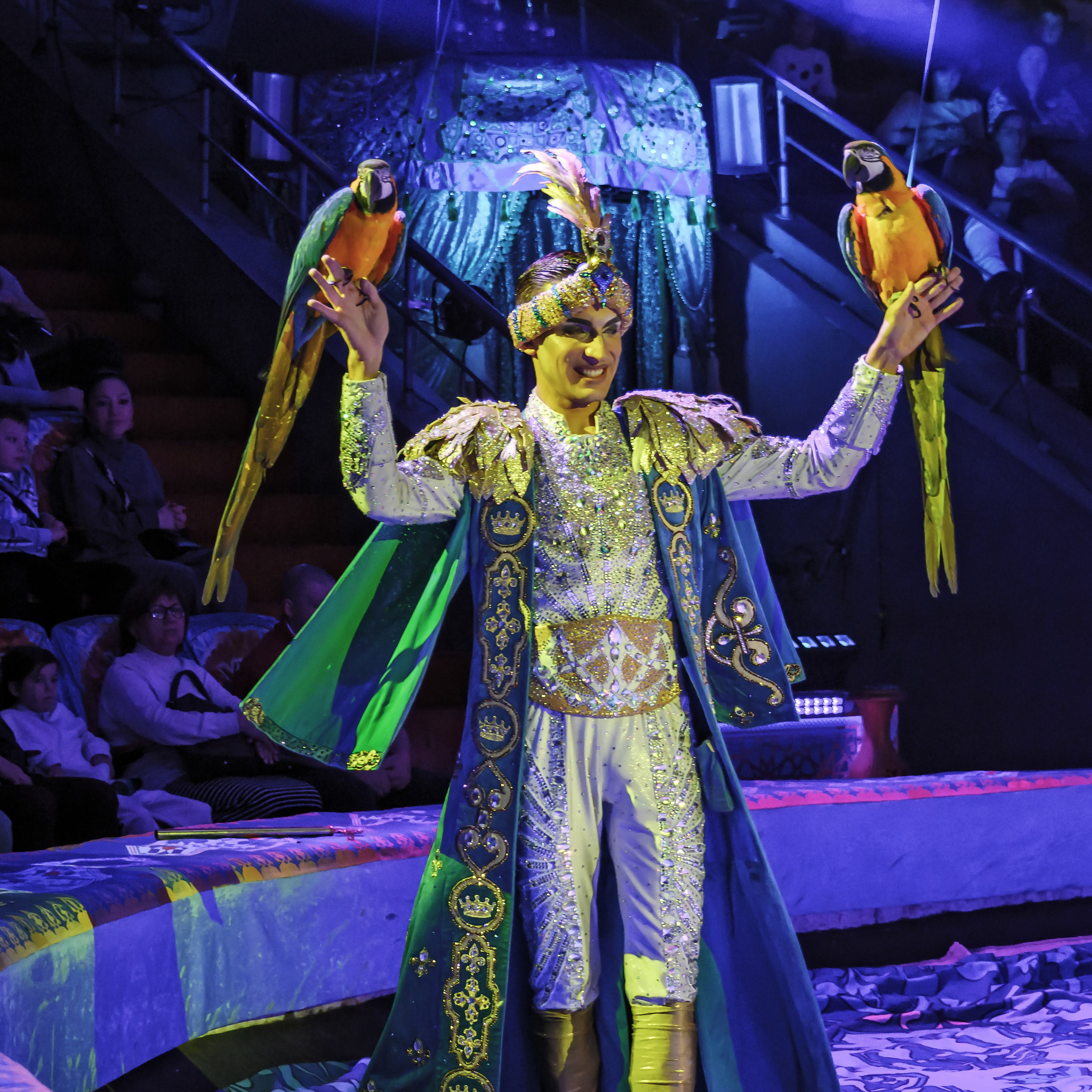 Песчаная сказка Гии Эрадзе — волшебное шоу 🎪, которое должен увидеть каждый, кто ценит красоту🌹, талант 🎭 и умение мечтать 💫. Цирковой фотограф Андрей Пухов (Jazz)