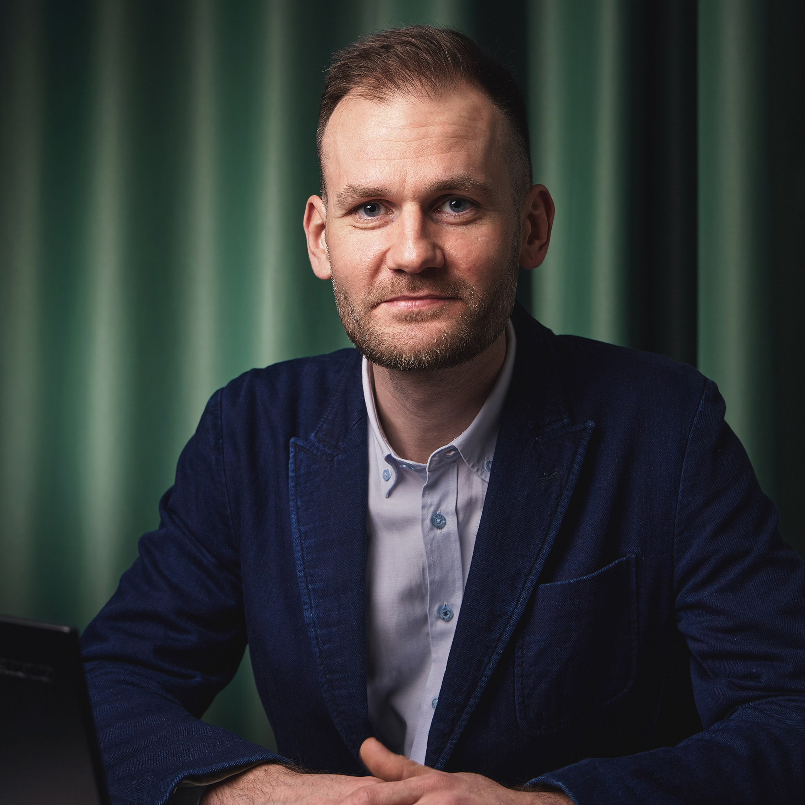 Портретная фотосъемка сотрудников. Корпоративная фотосессия сотрудников. Офисная фотосессия для сотрудников. Интерьерный фотограф, фотограф недвижимости. Фотосъемка недвижимости в Москве и Московской области